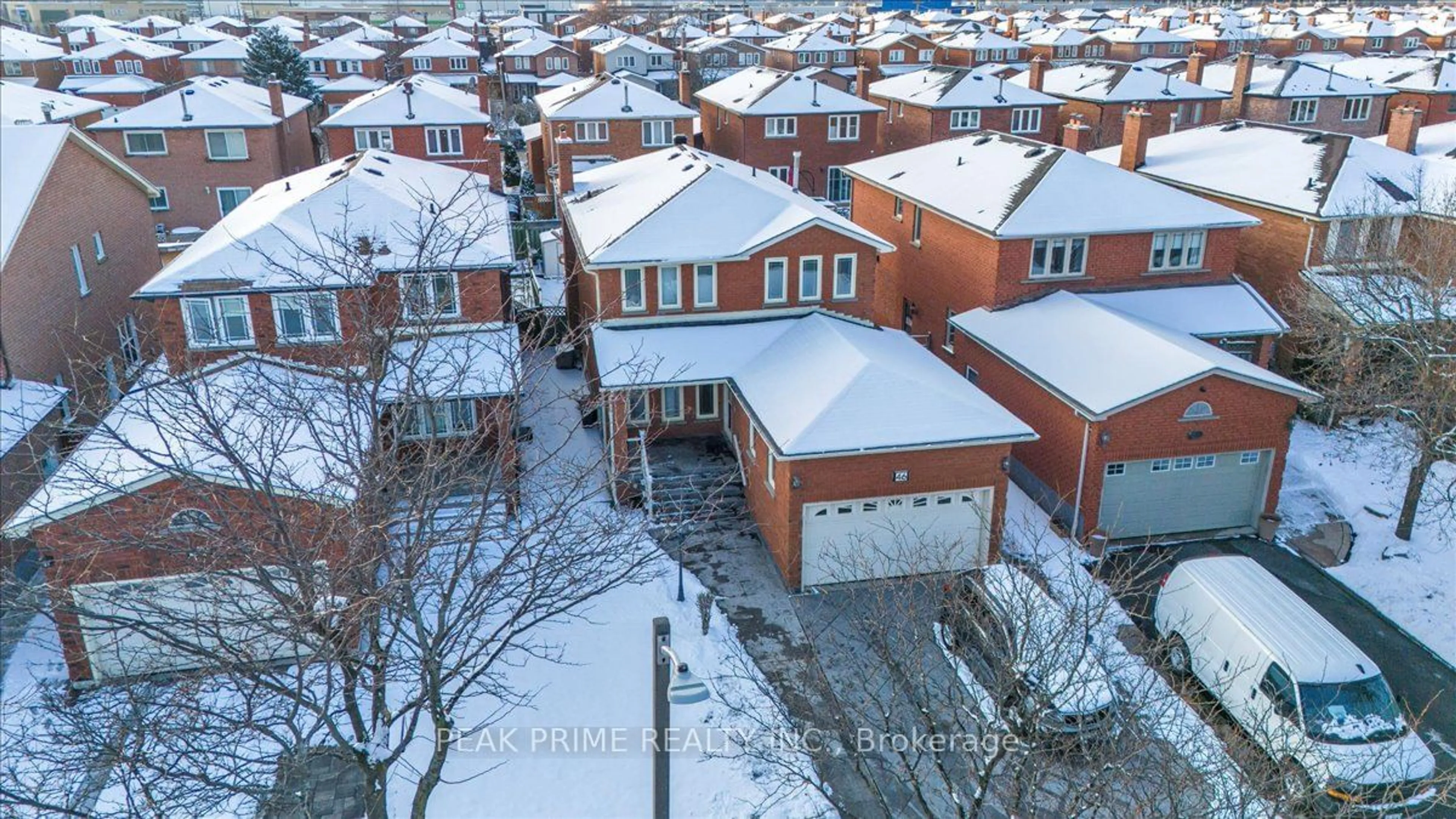 A pic from outside/outdoor area/front of a property/back of a property/a pic from drone, city buildings view from balcony for 46 Sungold Crt, Vaughan Ontario L4L 8C6