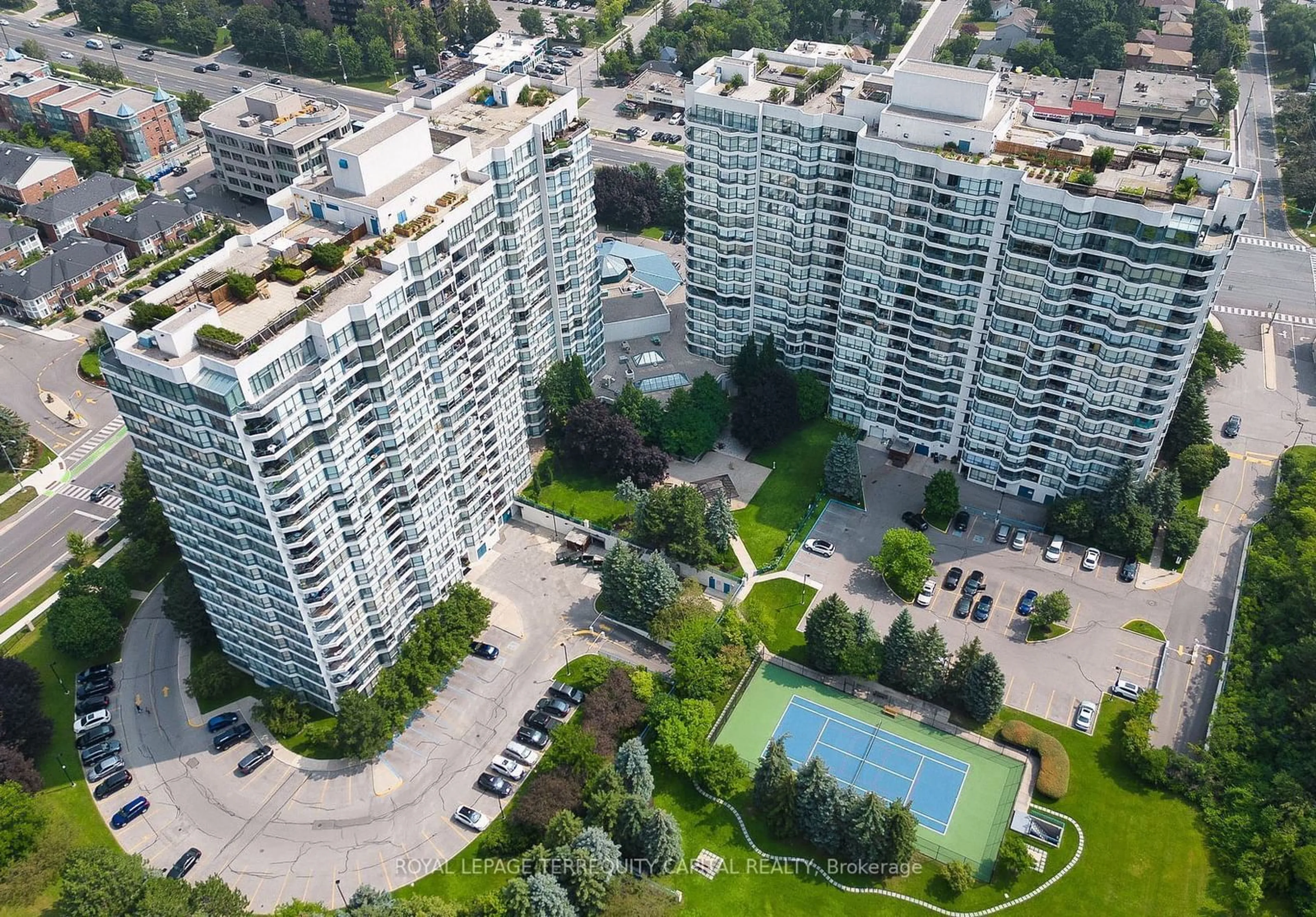 A pic from outside/outdoor area/front of a property/back of a property/a pic from drone, city buildings view from balcony for 7300 Yonge St #1407, Vaughan Ontario L4J 7Y5