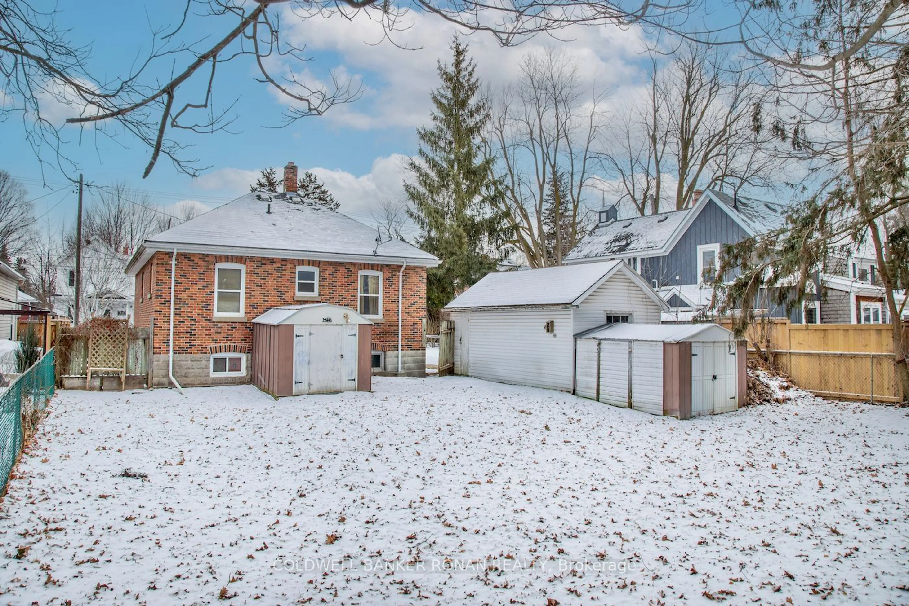 A pic from outside/outdoor area/front of a property/back of a property/a pic from drone, street for 60 Church St, New Tecumseth Ontario L9R 1G9