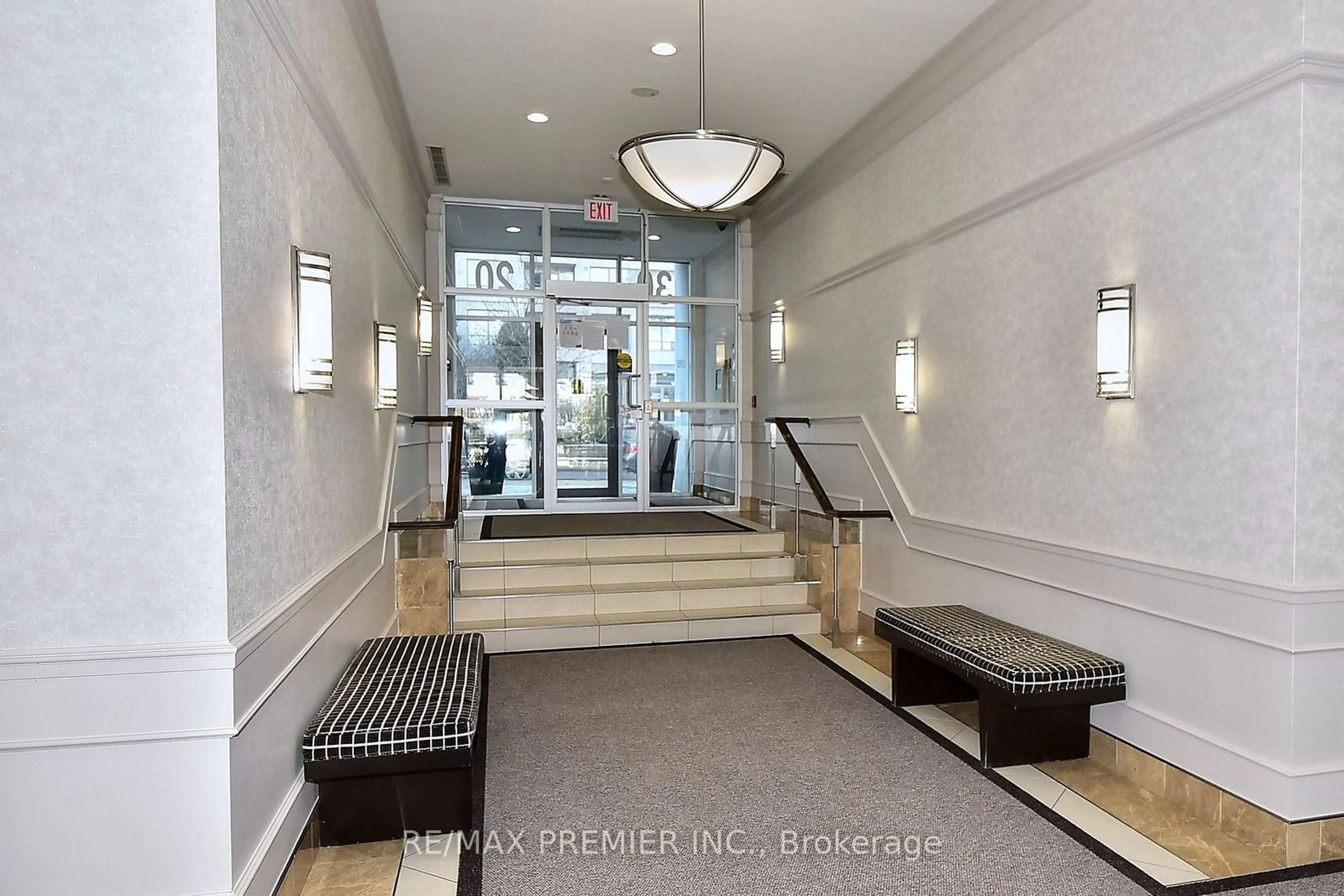 Indoor foyer for 30 North Park Rd #209, Vaughan Ontario L4J 0G6