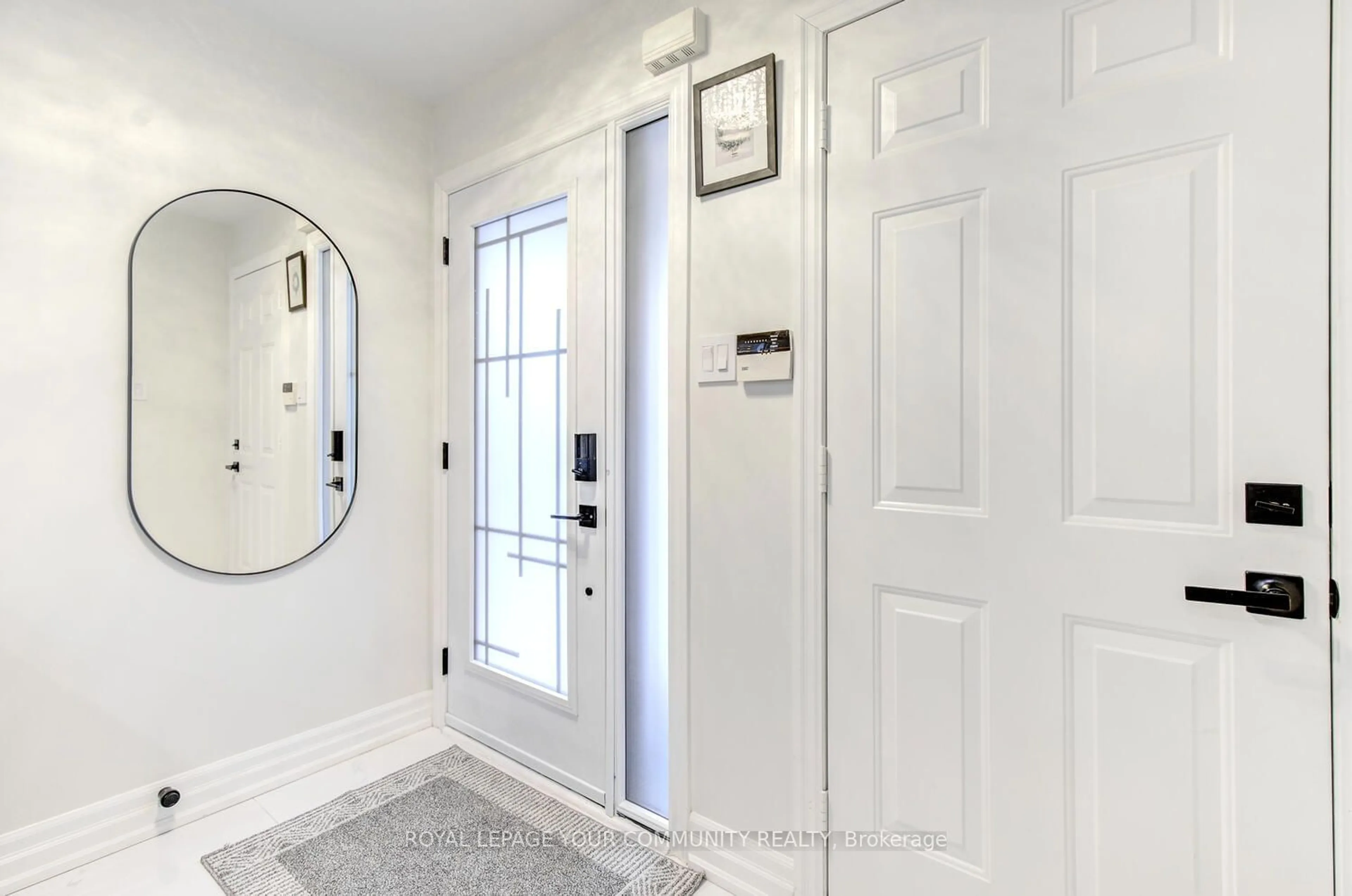 Indoor entryway for 79 Seafield Rd, Vaughan Ontario L6A 2H5