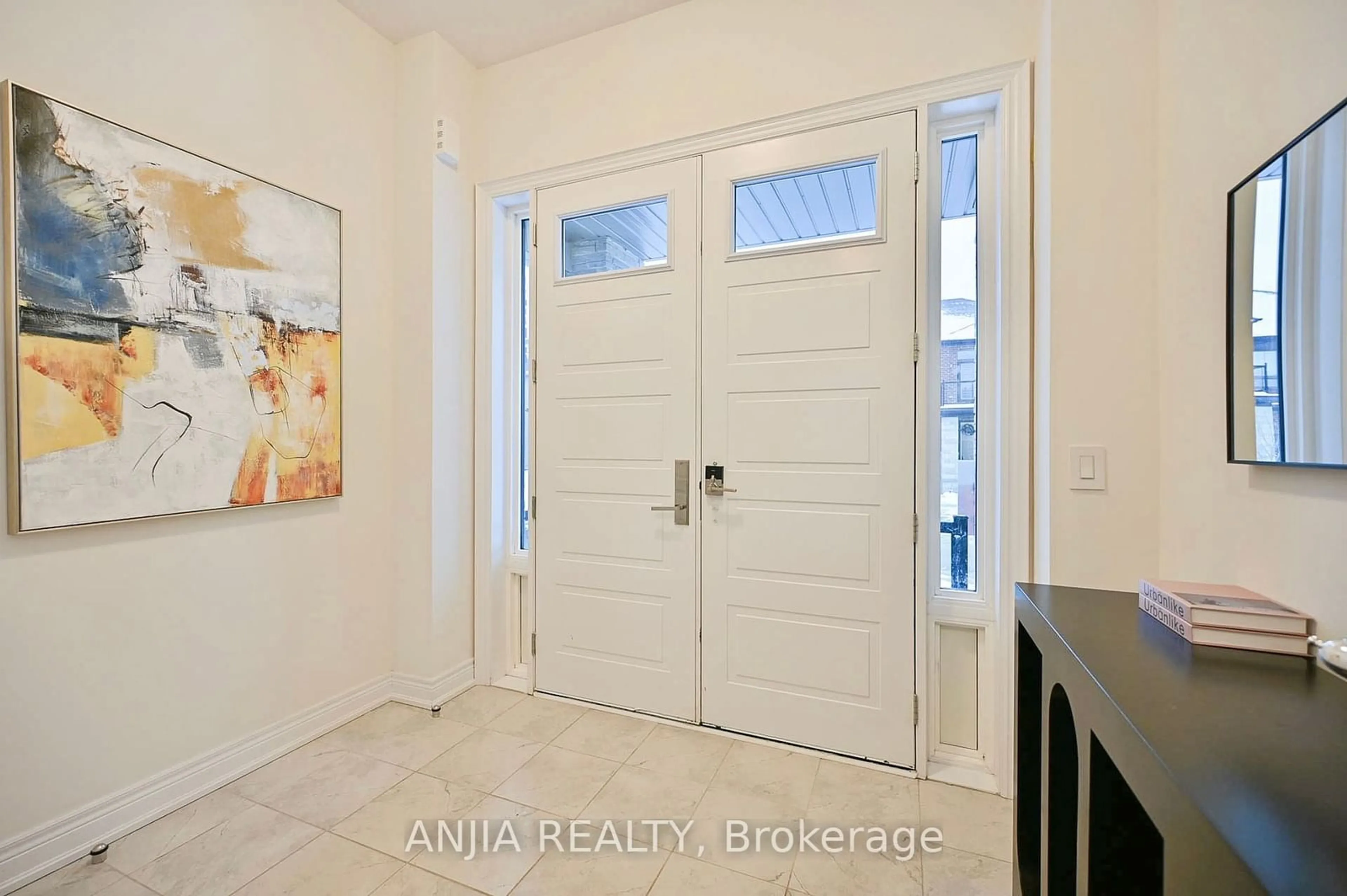 Indoor entryway for 41 Hercules Club Dr, Richmond Hill Ontario L4E 1K7