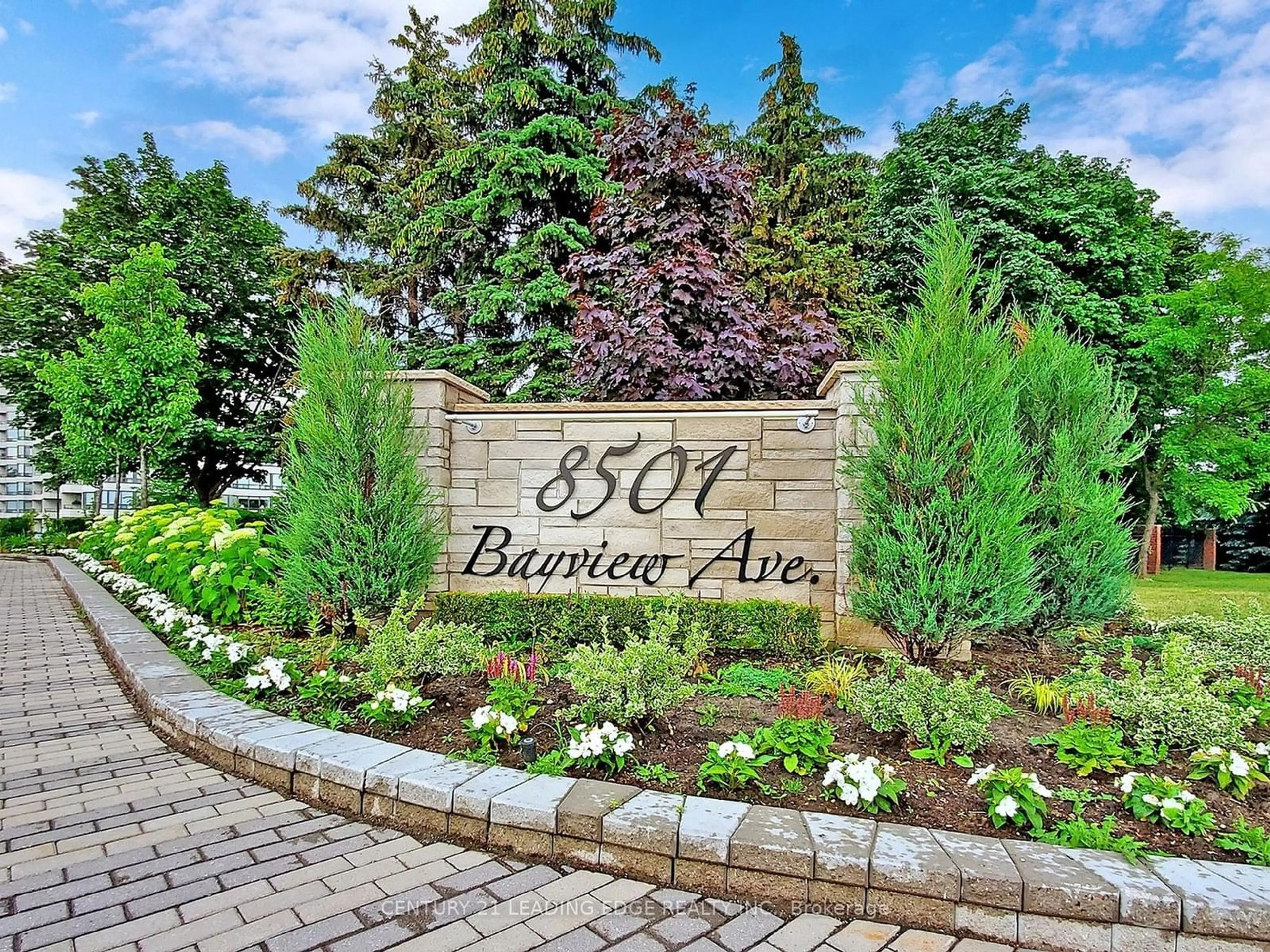 Indoor foyer for 8501 Bayview Ave #808, Richmond Hill Ontario L4B 3J7