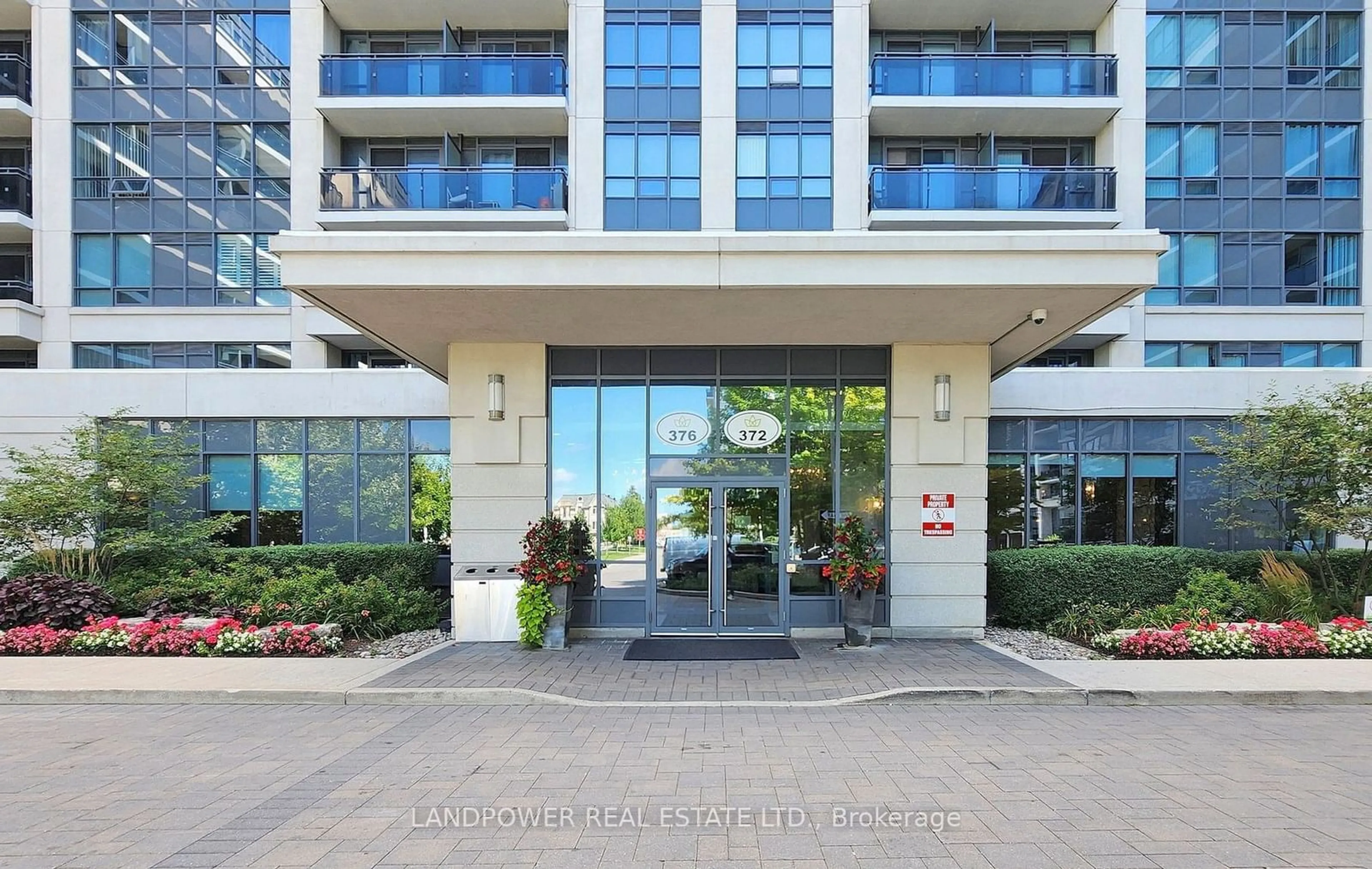 Indoor foyer for 376 Highway 7 #507, Richmond Hill Ontario L4B 0C7