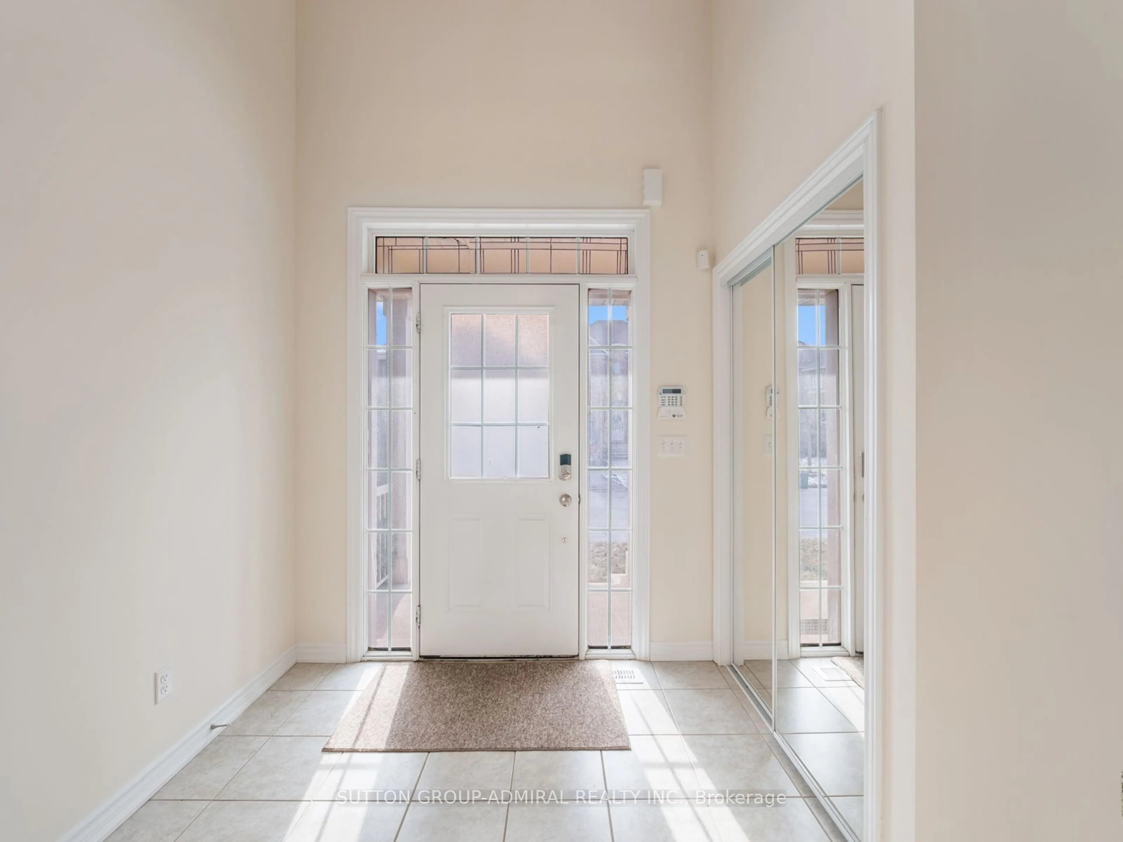 Indoor entryway for 124 Evershot Cres, Markham Ontario L6E 2C4