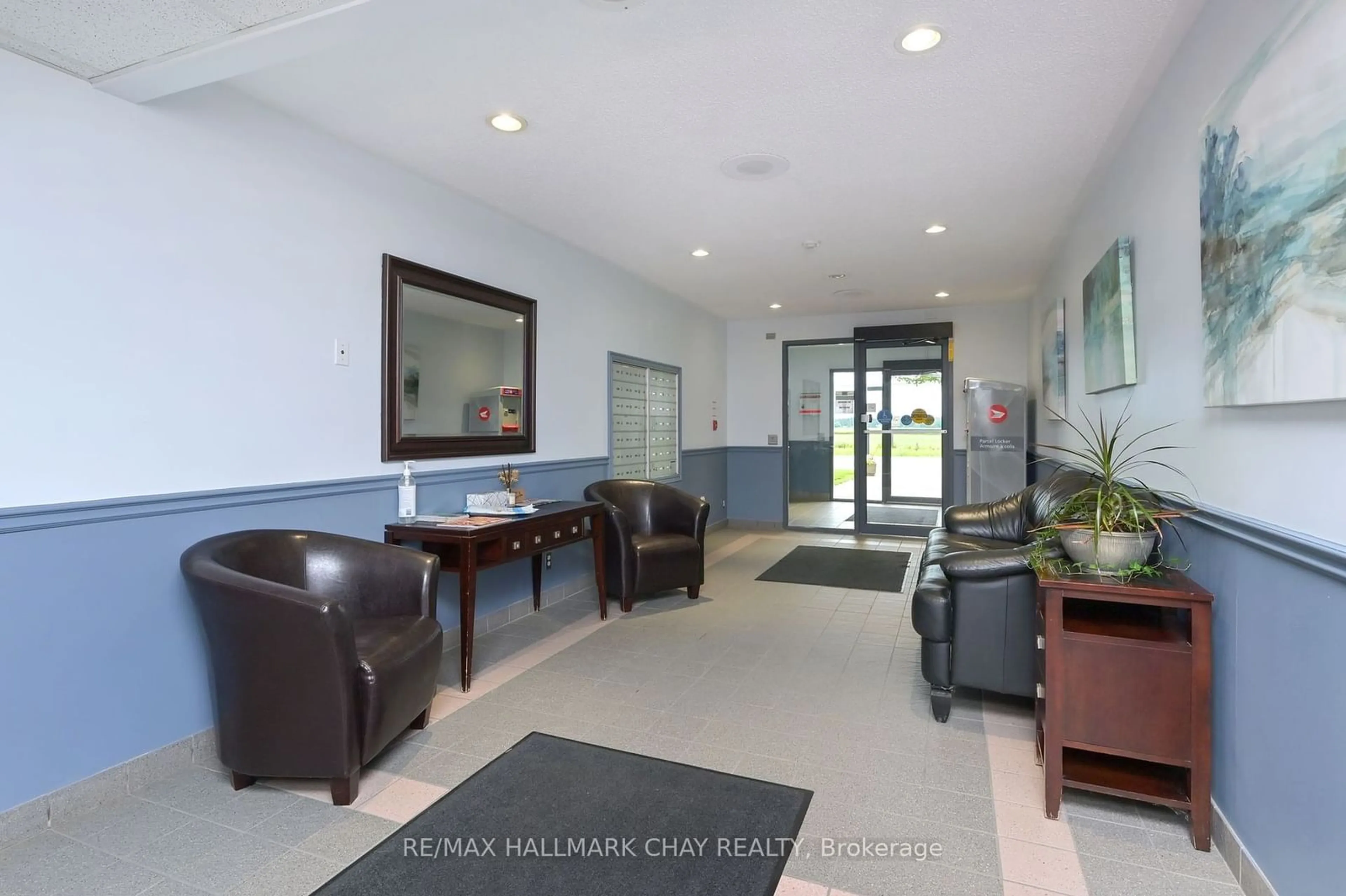 Lobby for 247 King St #214, New Tecumseth Ontario L9R 1N4