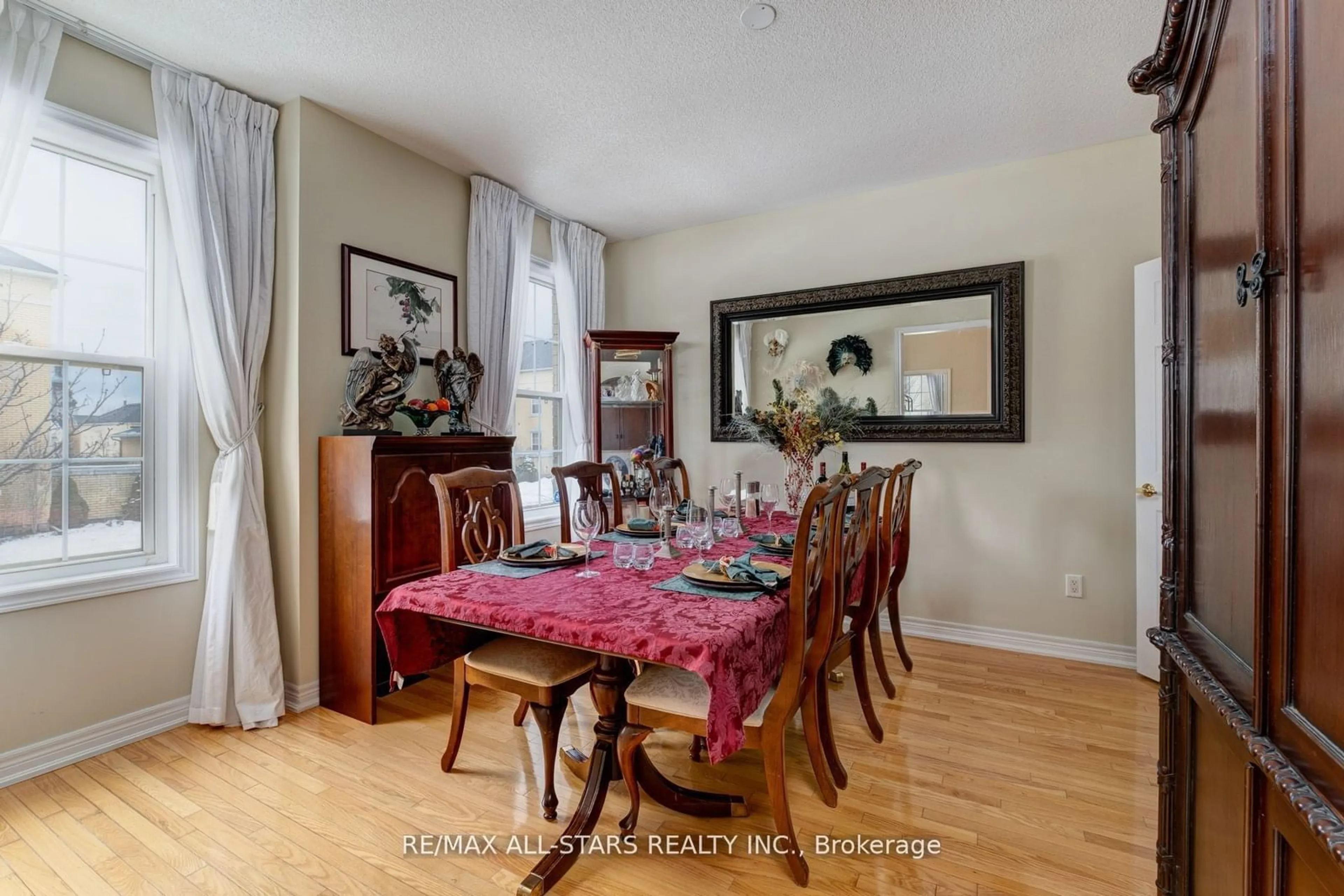 Dining room, wood/laminate floor for 18 Orr Farm Rd, Markham Ontario L6C 0A3