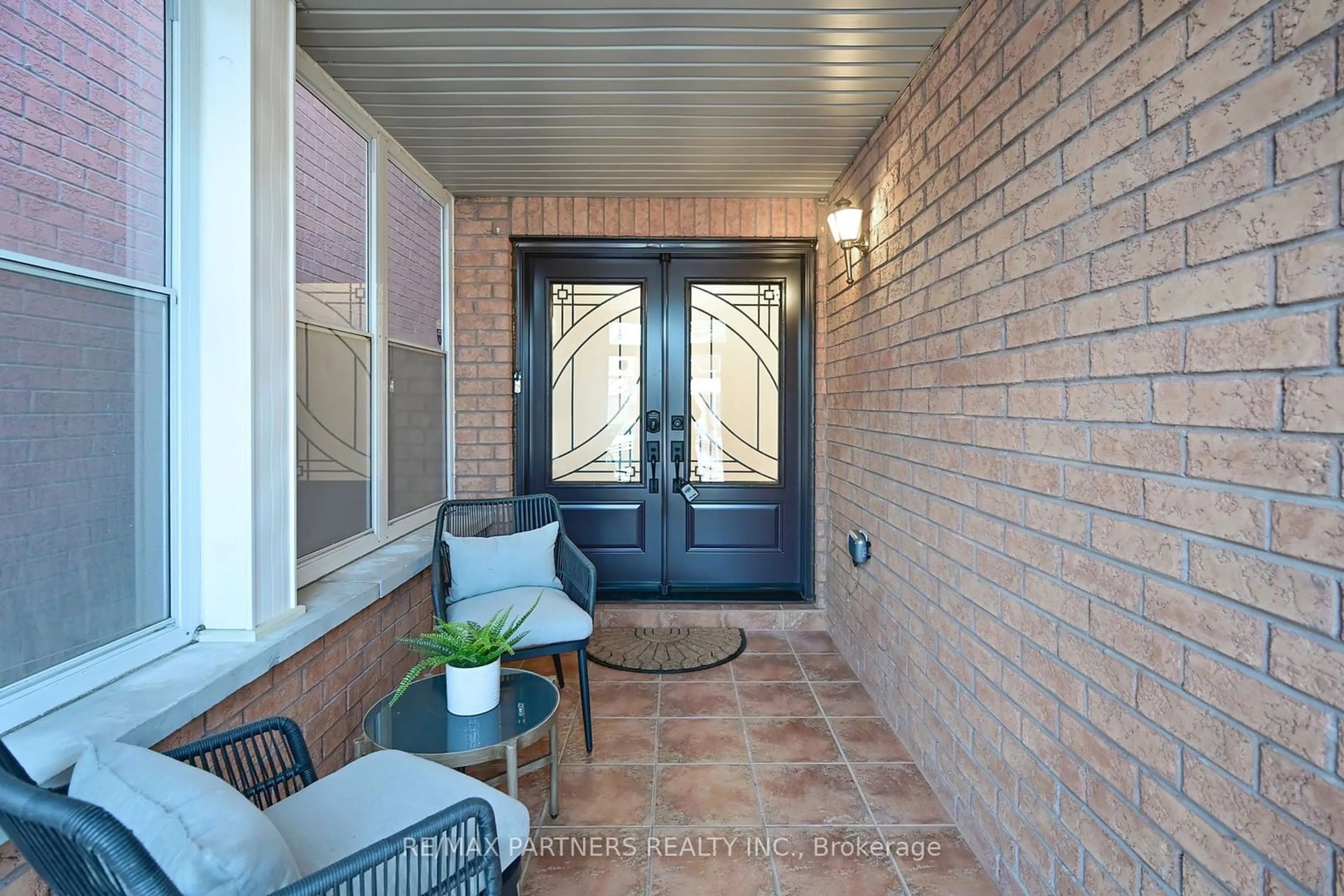 Indoor entryway for 16 Tara Cres, Markham Ontario L3S 4S7