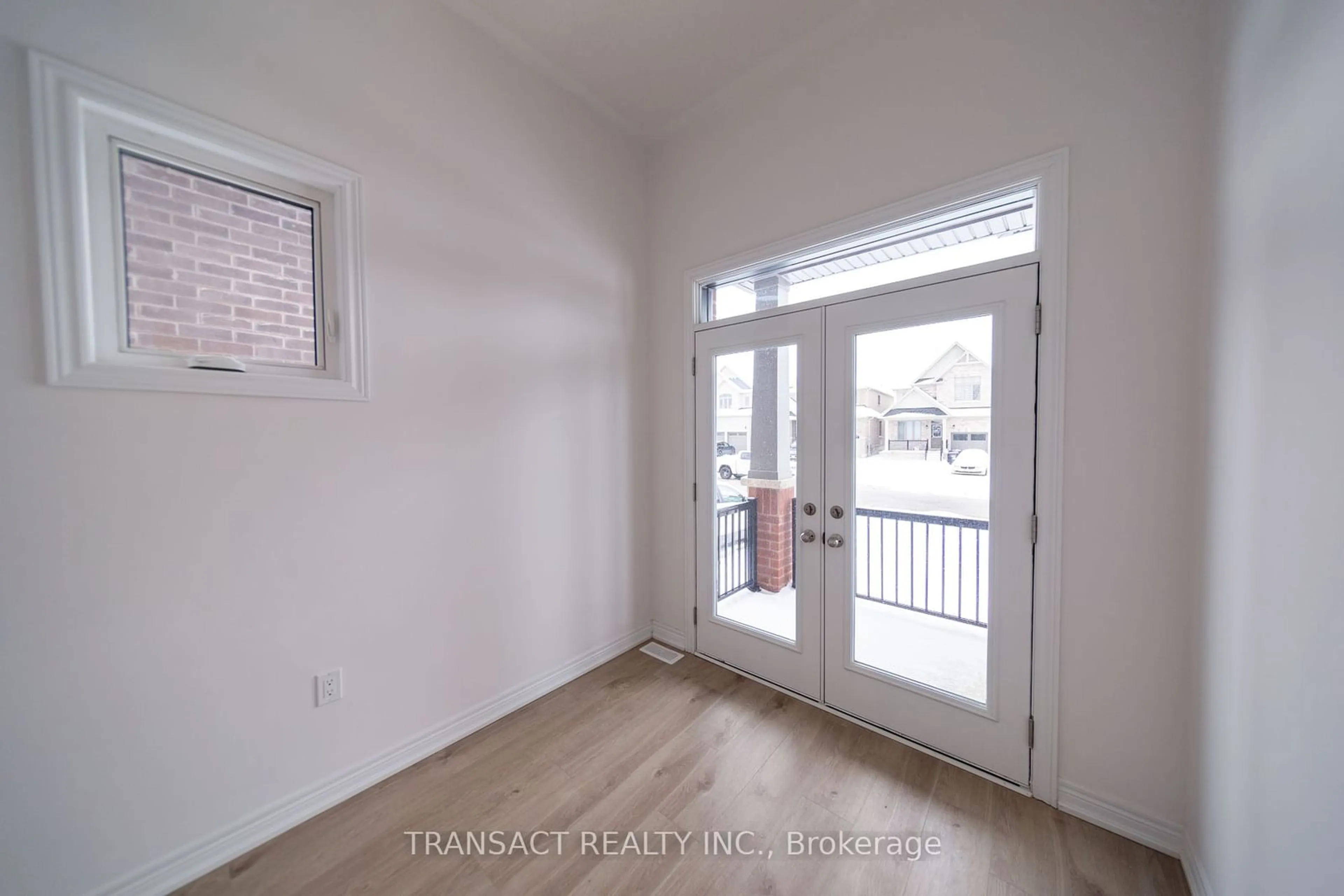 Indoor entryway for 92 Baycroft Blvd, Essa Ontario L3W 0L9