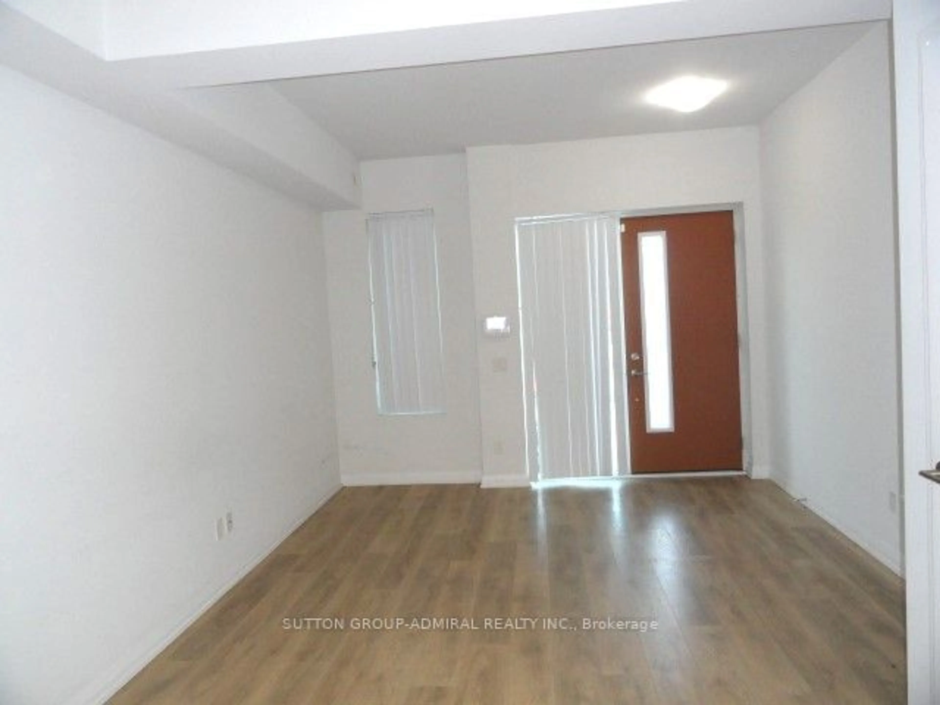 A pic of a room for 1010 Portage Pkwy #3, Vaughan Ontario L4K 0K3