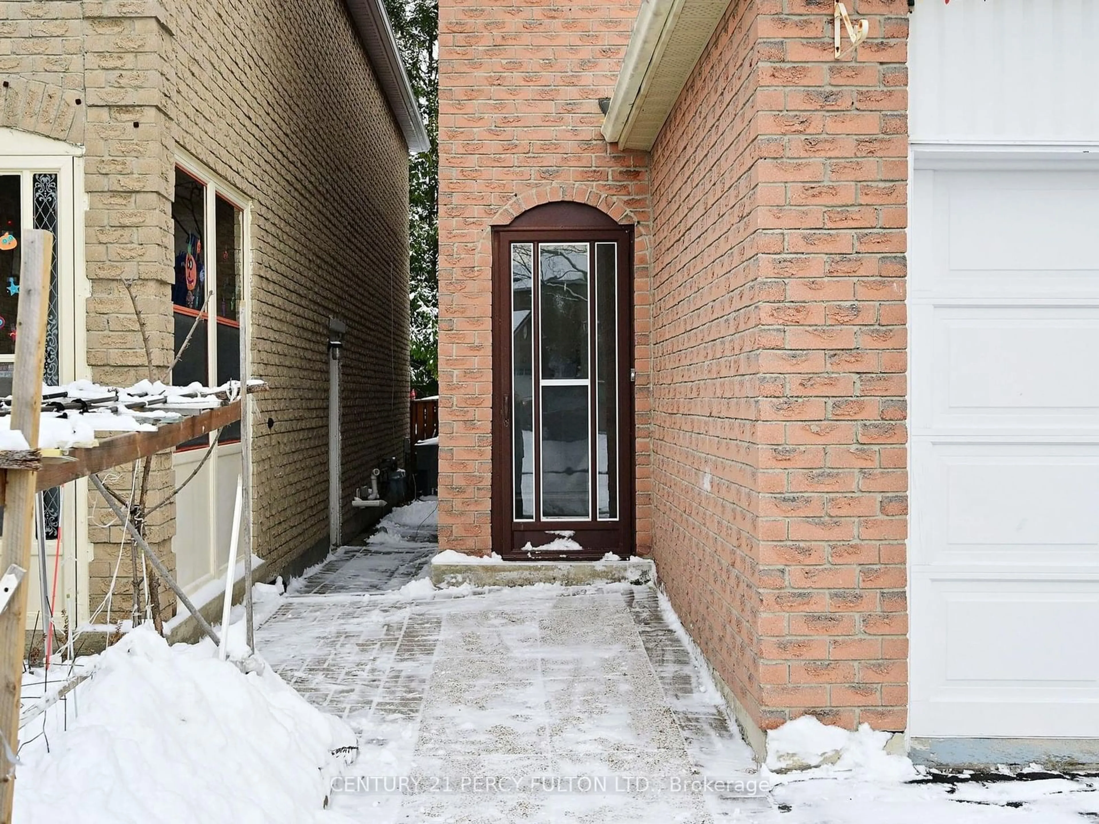 Indoor entryway for 43 William Honey Cres, Markham Ontario L3S 2L2