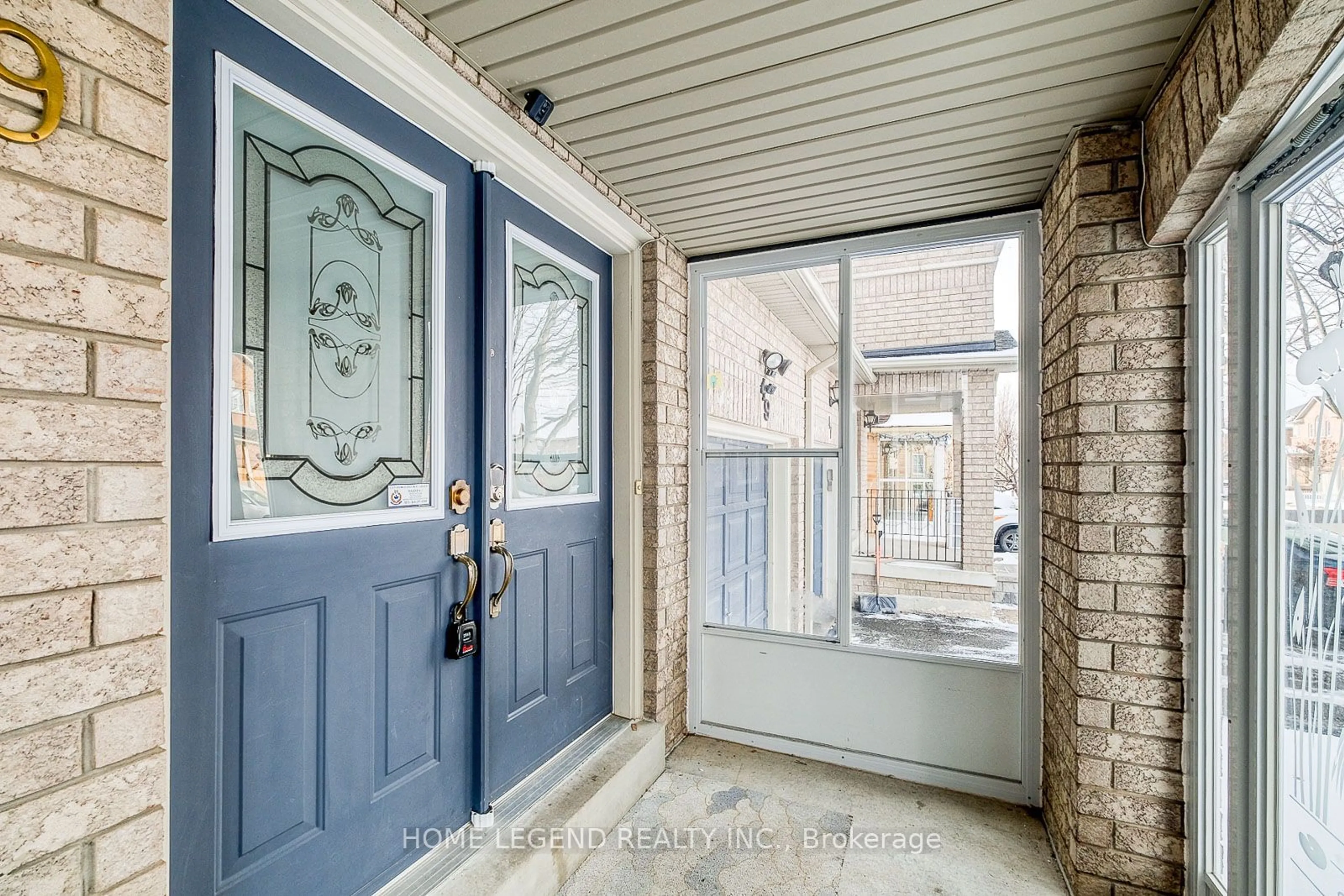 Indoor entryway for 49 Warren Bradley St, Markham Ontario L6C 2W4