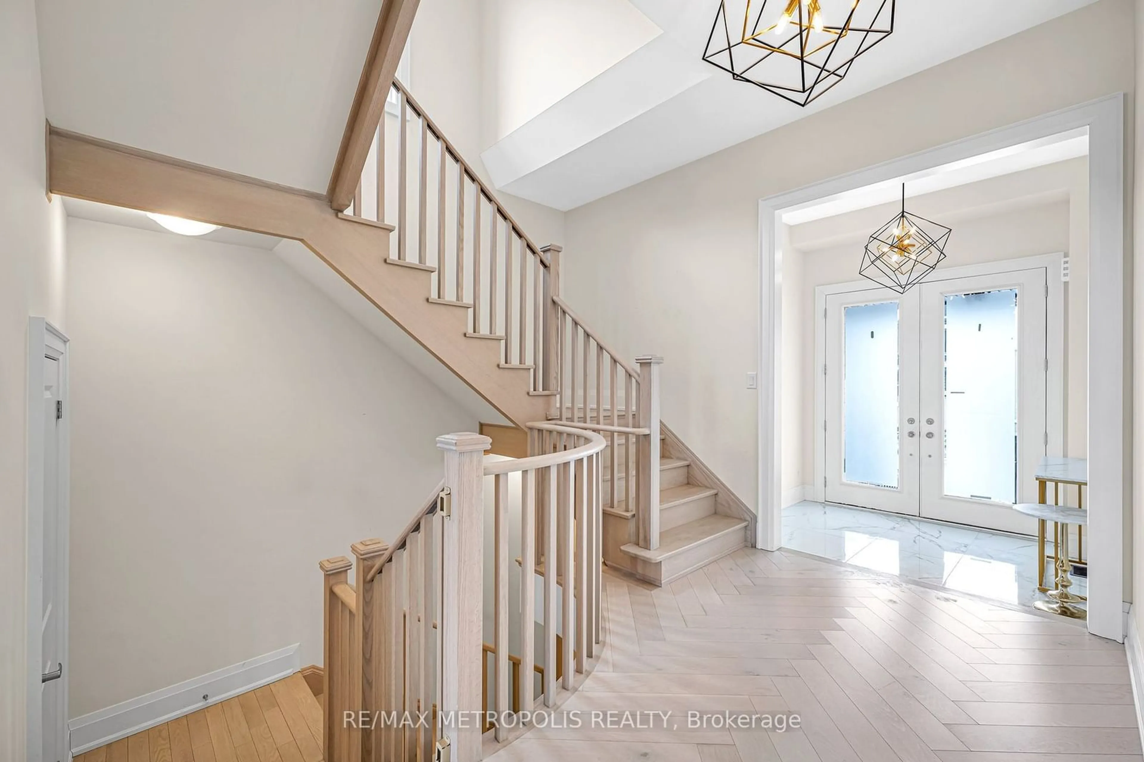 Stairs for 294 Wesmina Ave, Whitchurch-Stouffville Ontario L4A 5C2