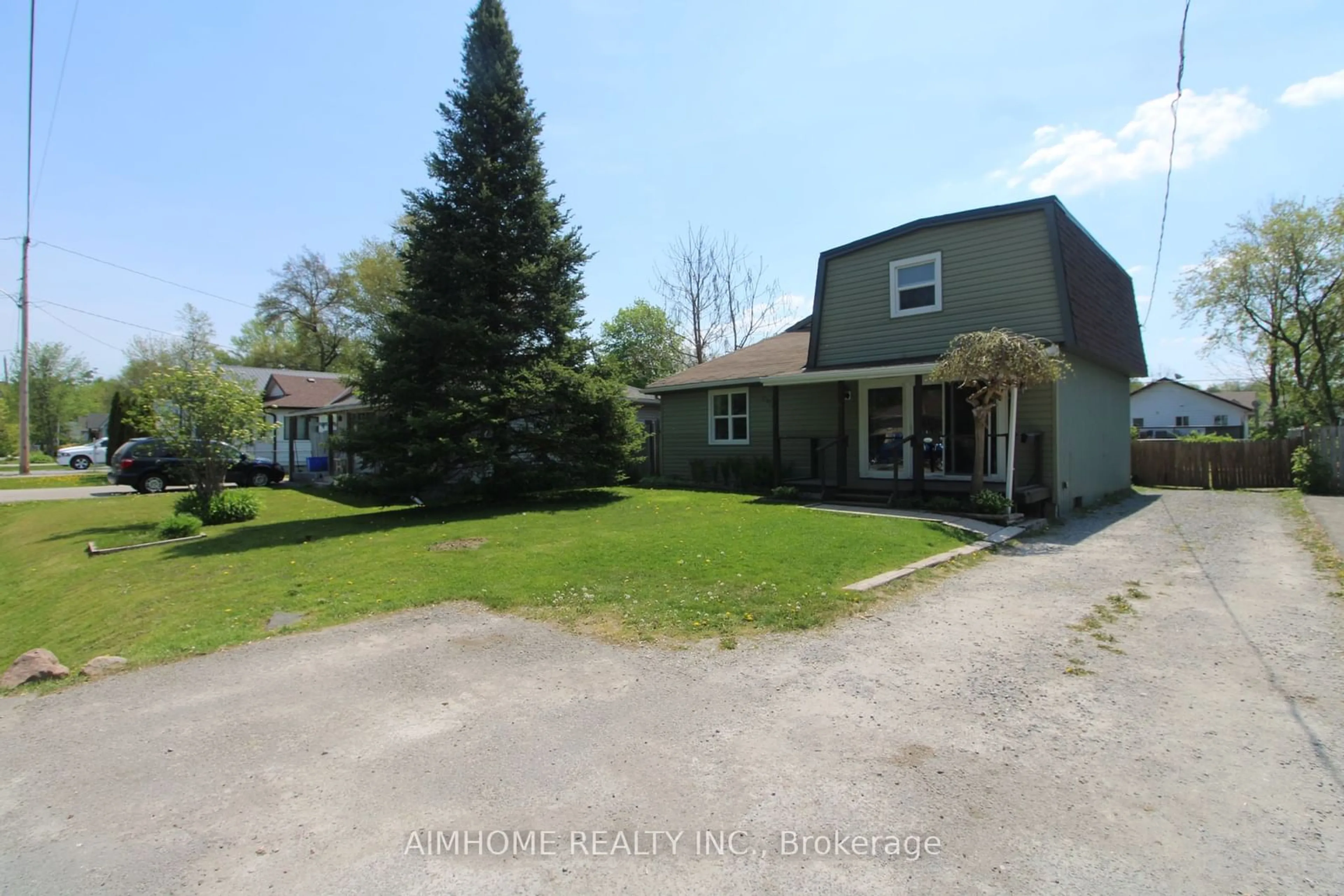 A pic from outside/outdoor area/front of a property/back of a property/a pic from drone, unknown for 283 Woodycrest Ave, Georgina Ontario L4P 2W3