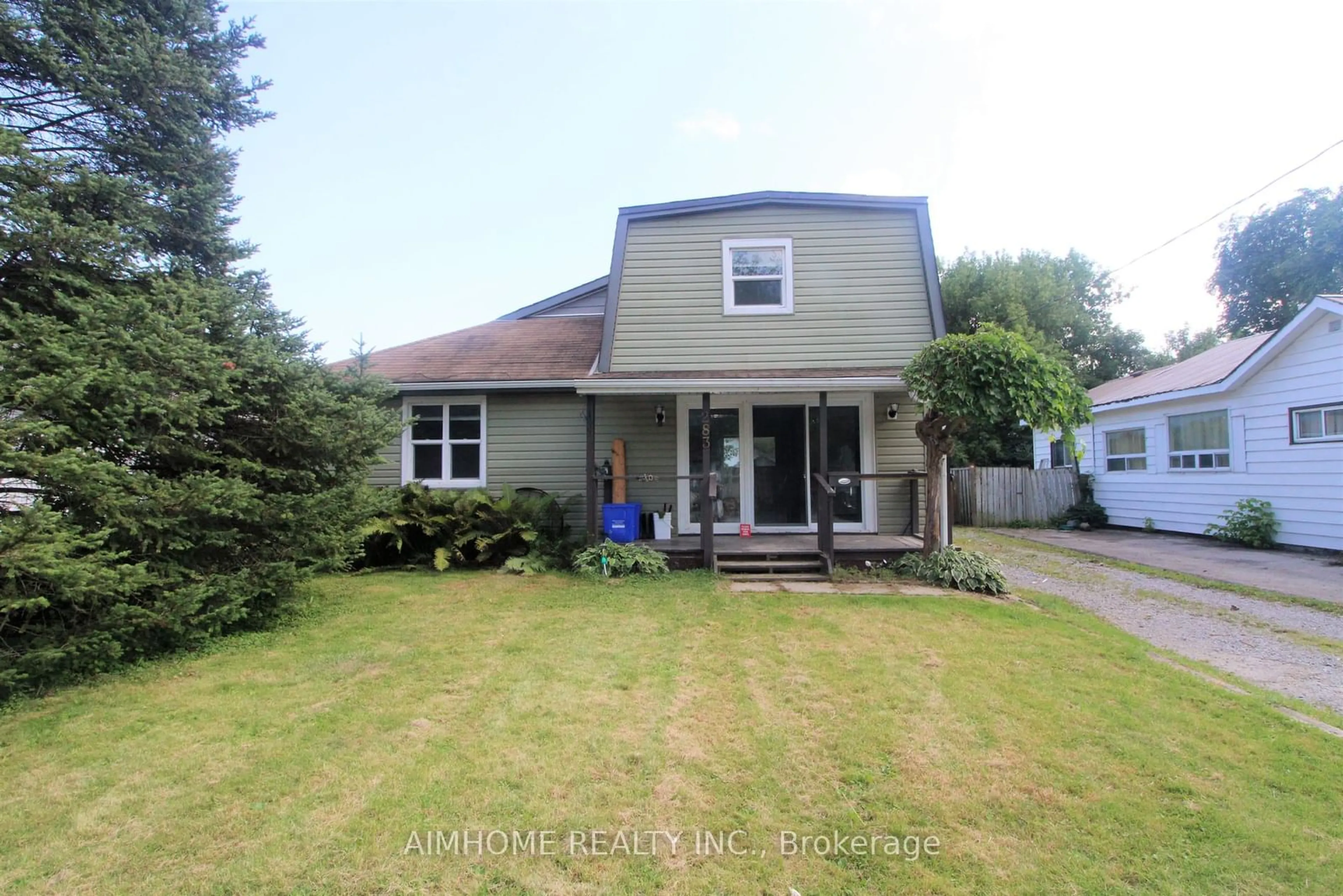 A pic from outside/outdoor area/front of a property/back of a property/a pic from drone, street for 283 Woodycrest Ave, Georgina Ontario L4P 2W3