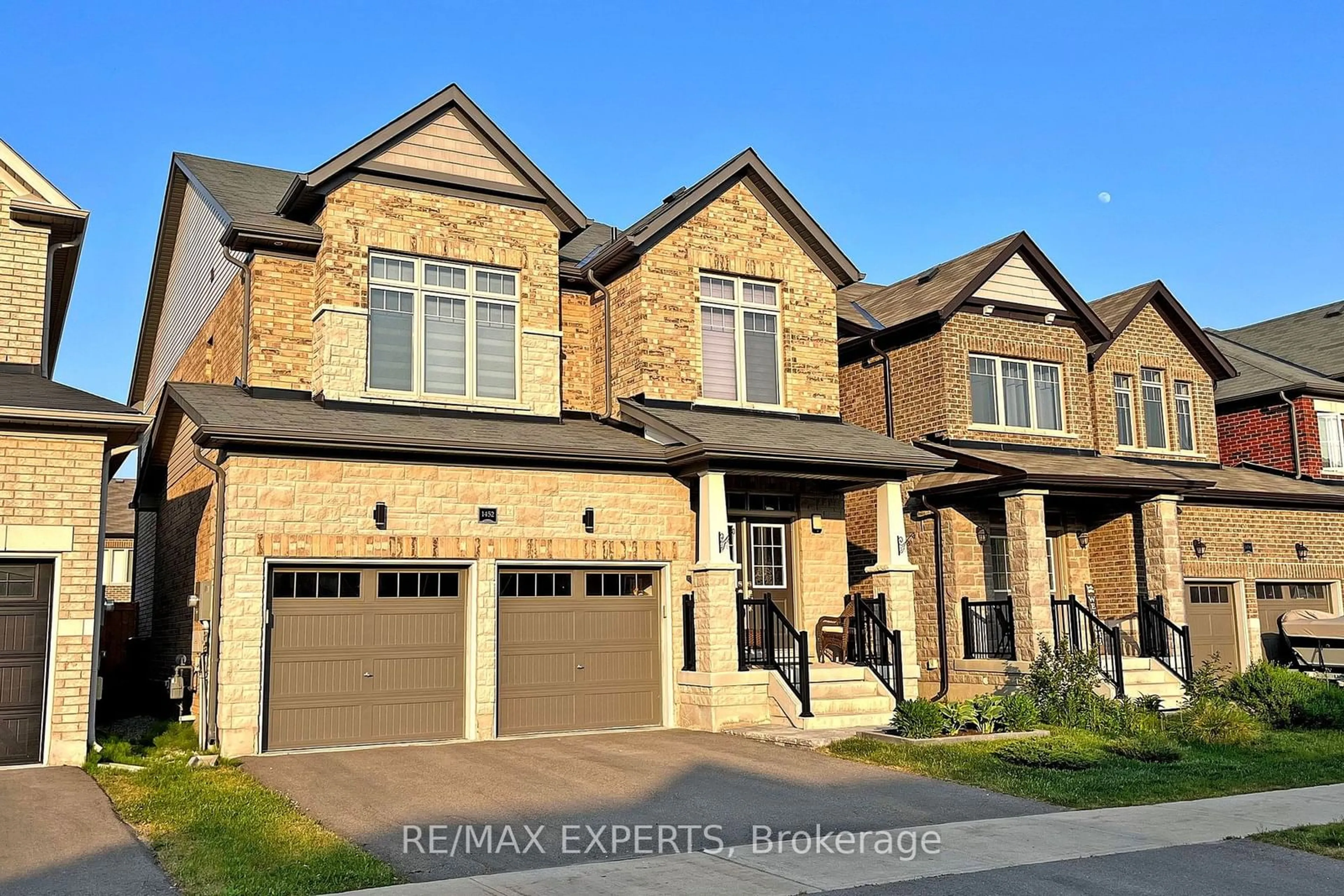 Home with brick exterior material, street for 1452 Farrow Cres, Innisfil Ontario L9S 0L6