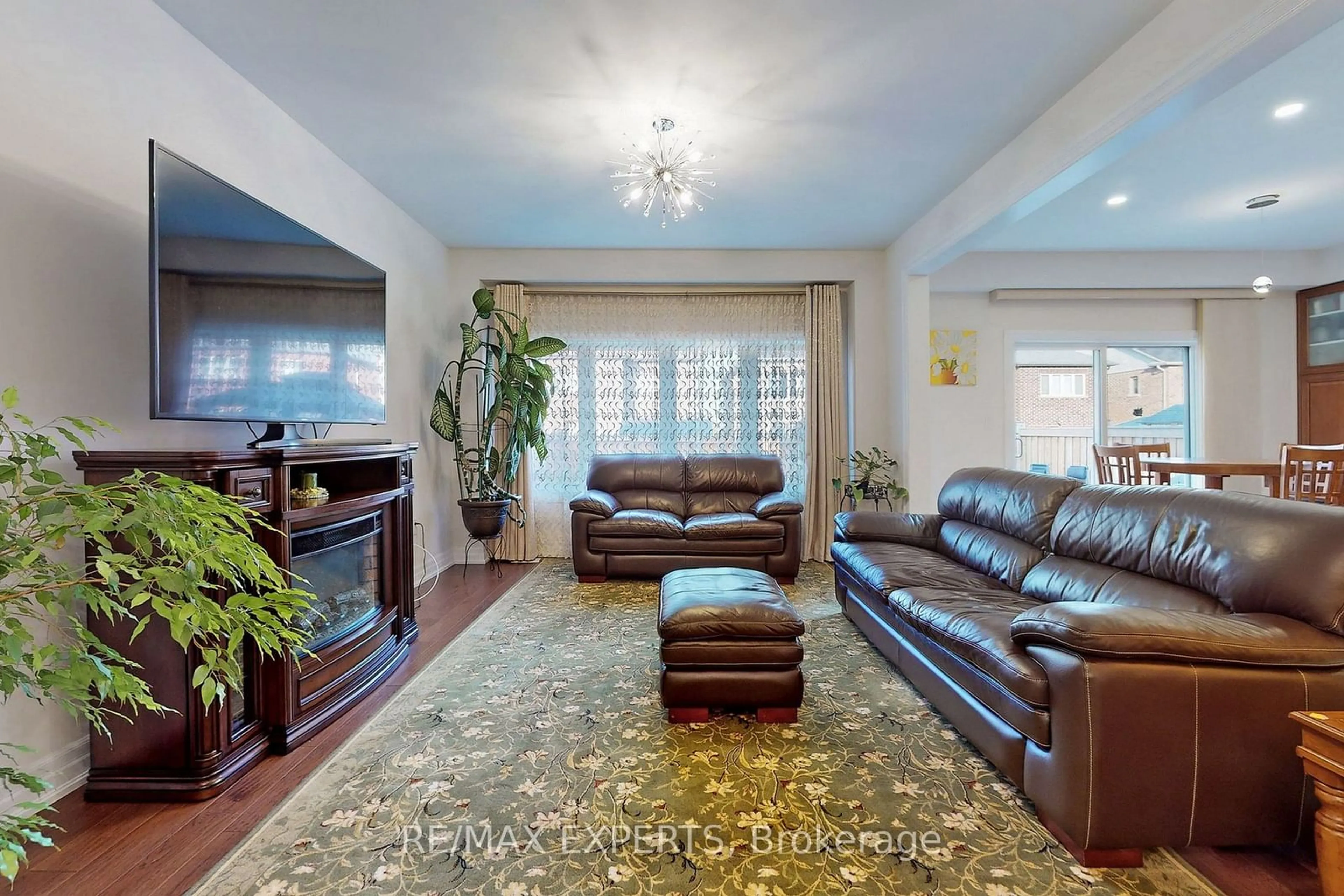 Living room with furniture, unknown for 1452 Farrow Cres, Innisfil Ontario L9S 0L6