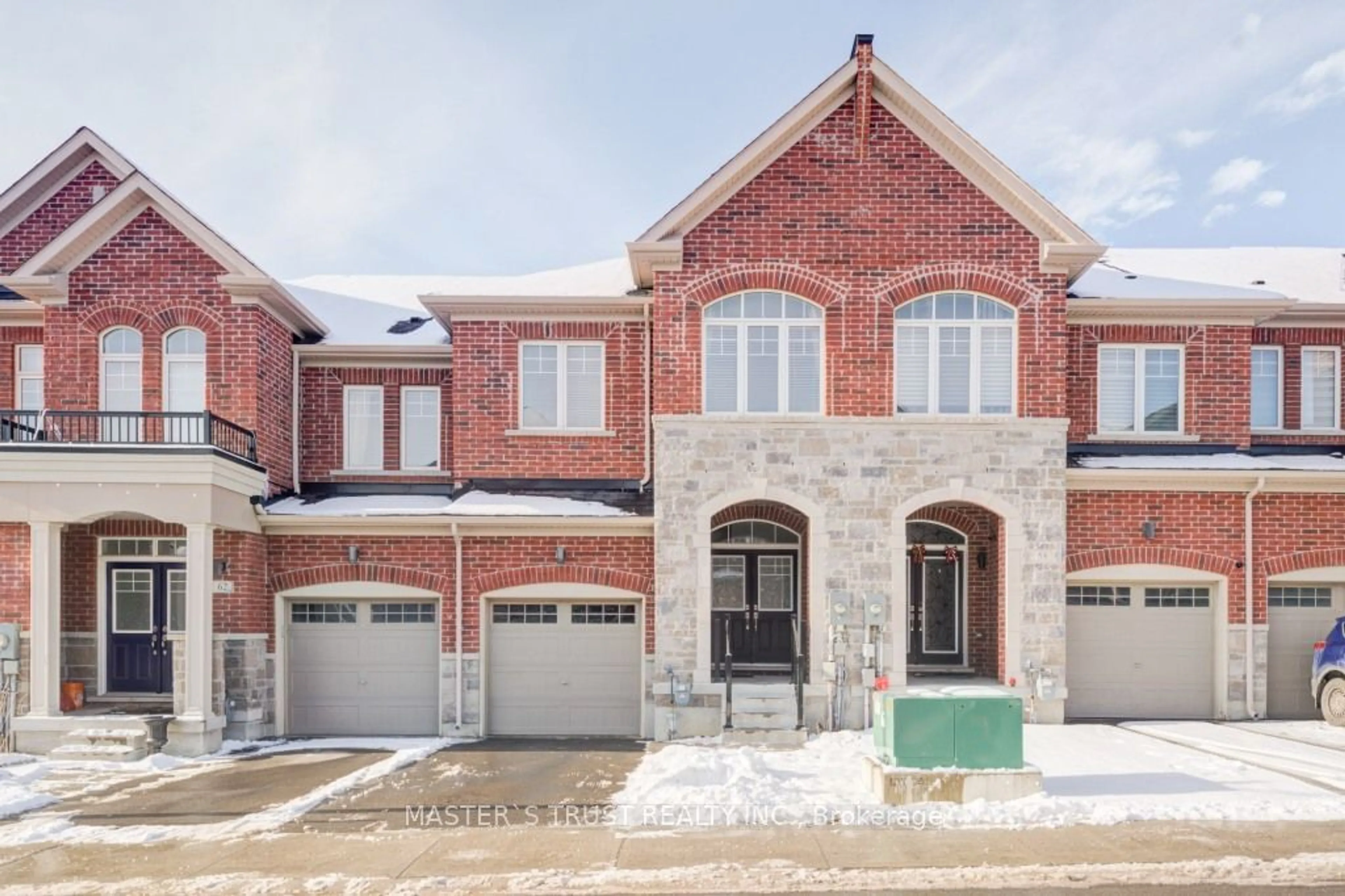 Home with brick exterior material, street for 60 Dundonald Tr, Newmarket Ontario L3Y 0E1