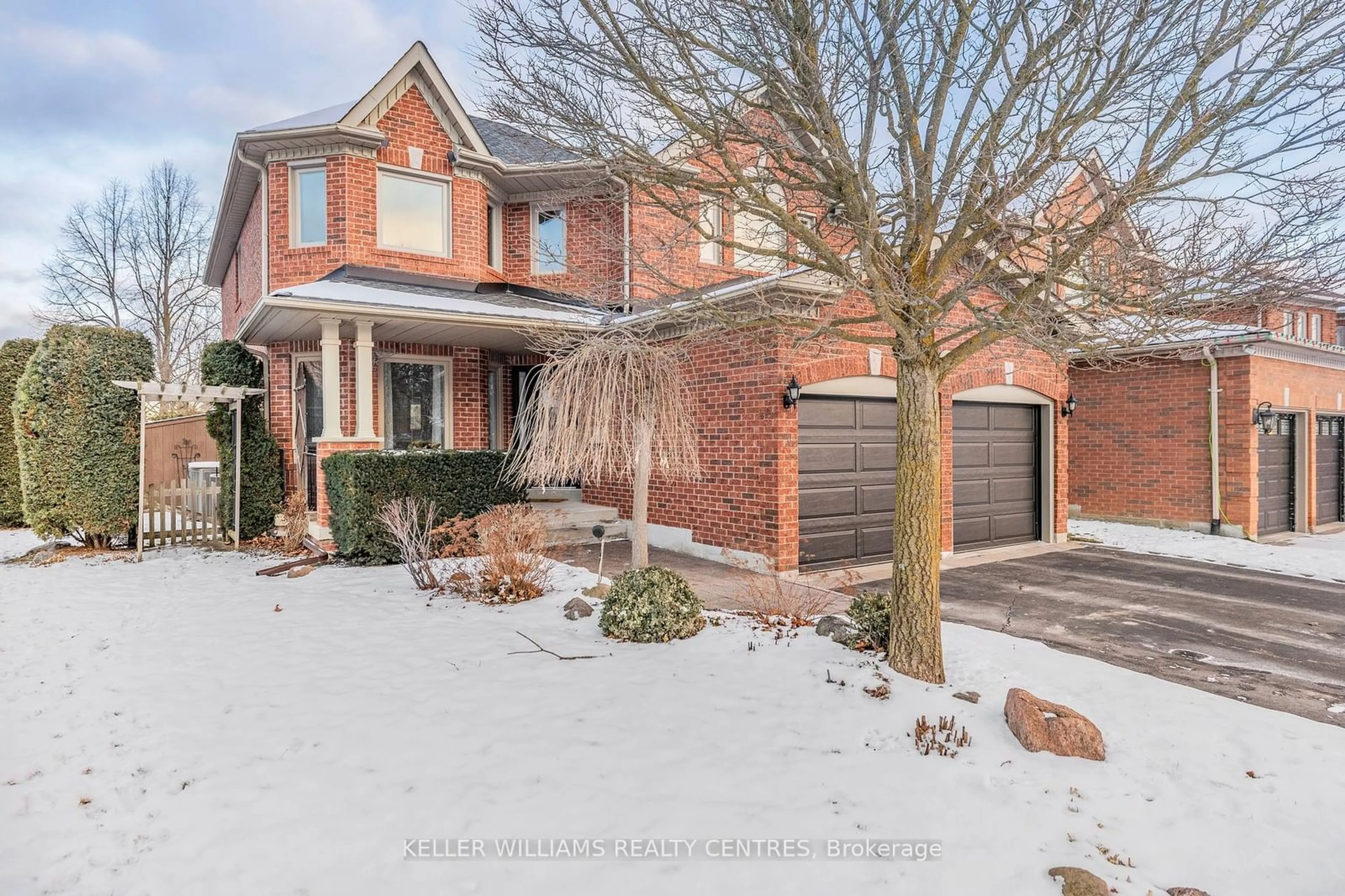 Home with brick exterior material, street for 205 Narinia Cres, Newmarket Ontario L3X 2E1