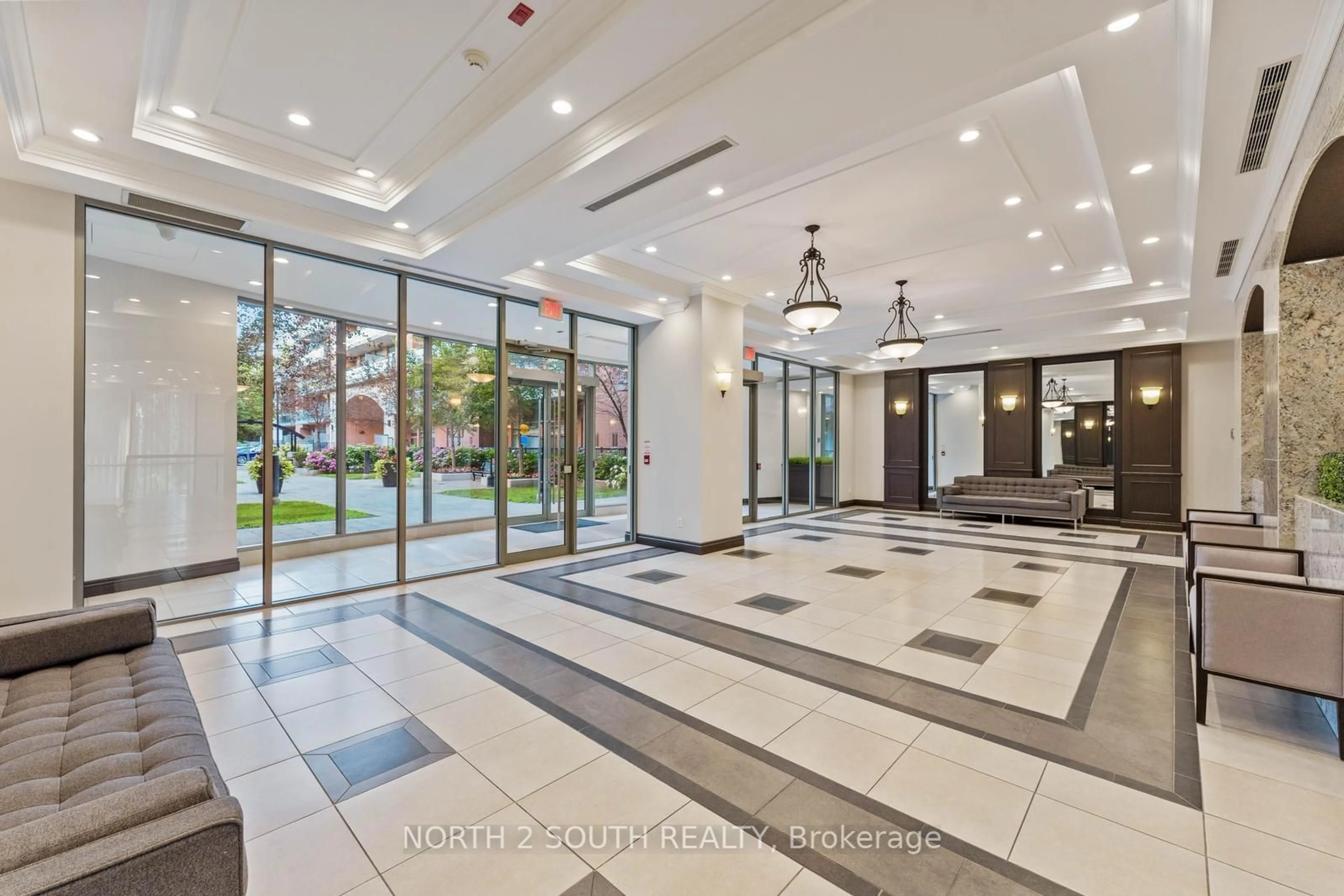 Indoor foyer for 281 Woodbridge Ave #521, Vaughan Ontario L4L 0C6