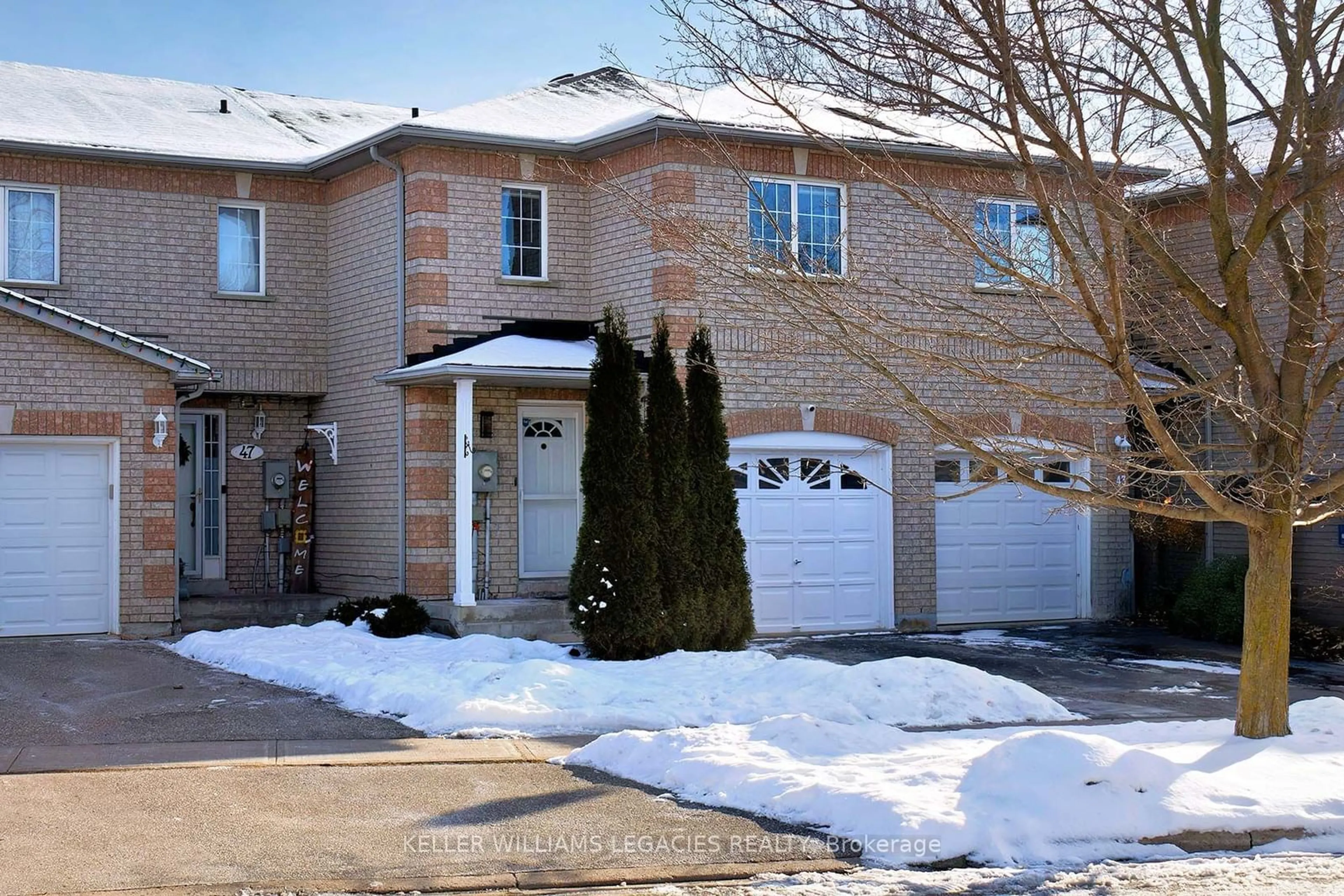 Home with brick exterior material, street for 45 Lancaster Crt, Georgina Ontario L4P 4A2