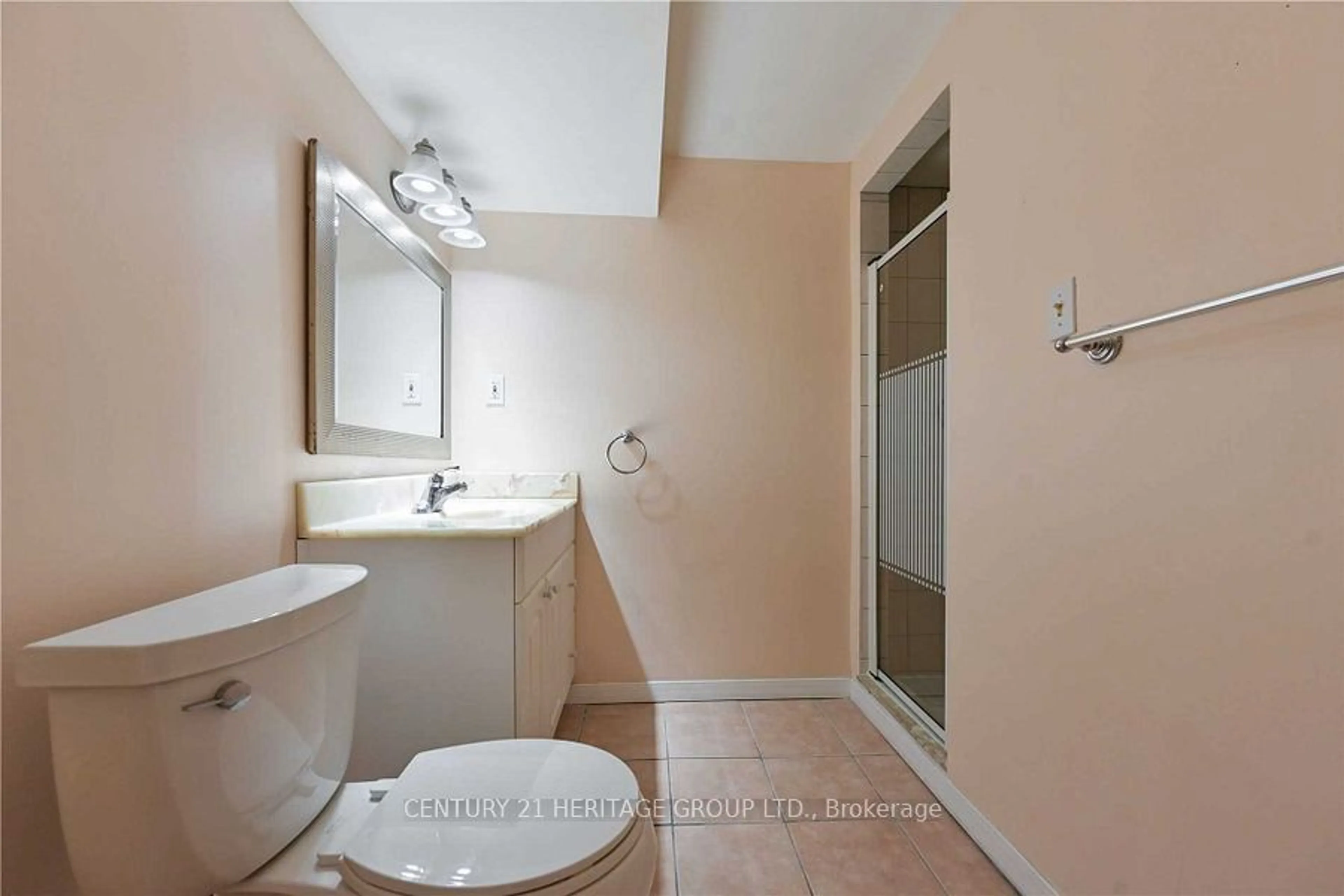 Standard bathroom, ceramic/tile floor for 16 Cavalier Cres, Vaughan Ontario L4J 1K5