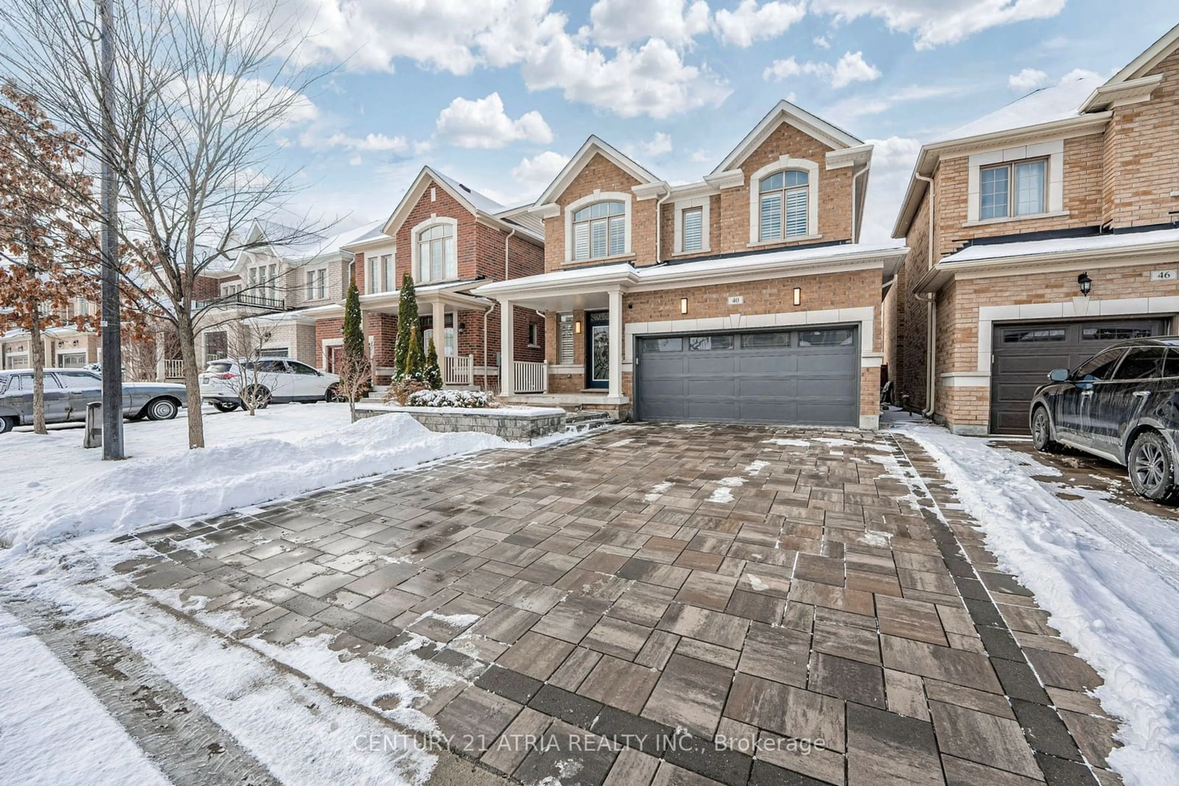 Home with brick exterior material, street for 40 Cobb St, Aurora Ontario L4G 0W9