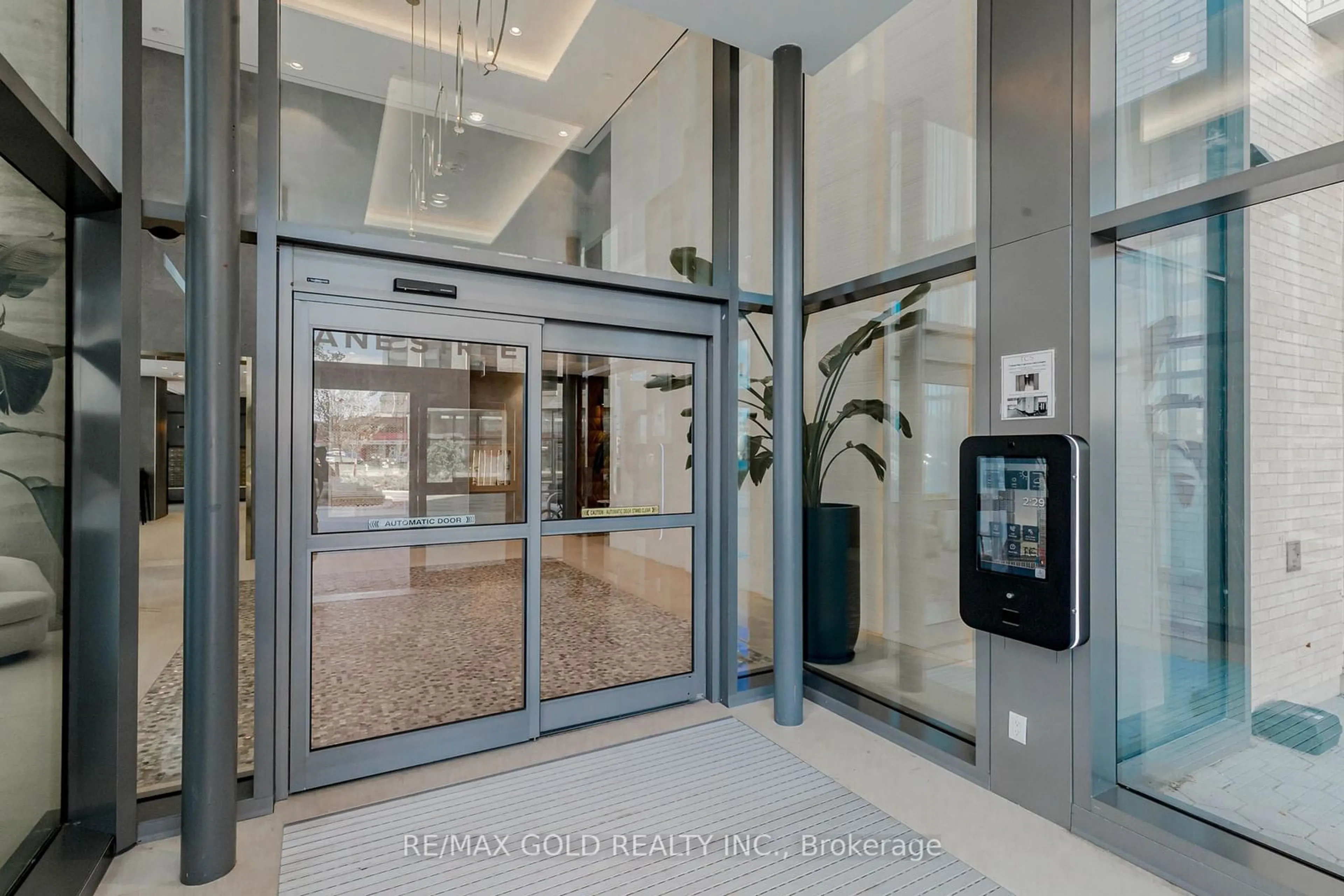 Indoor foyer for 7890 Jane St #PH 11, Vaughan Ontario L4K 0K9