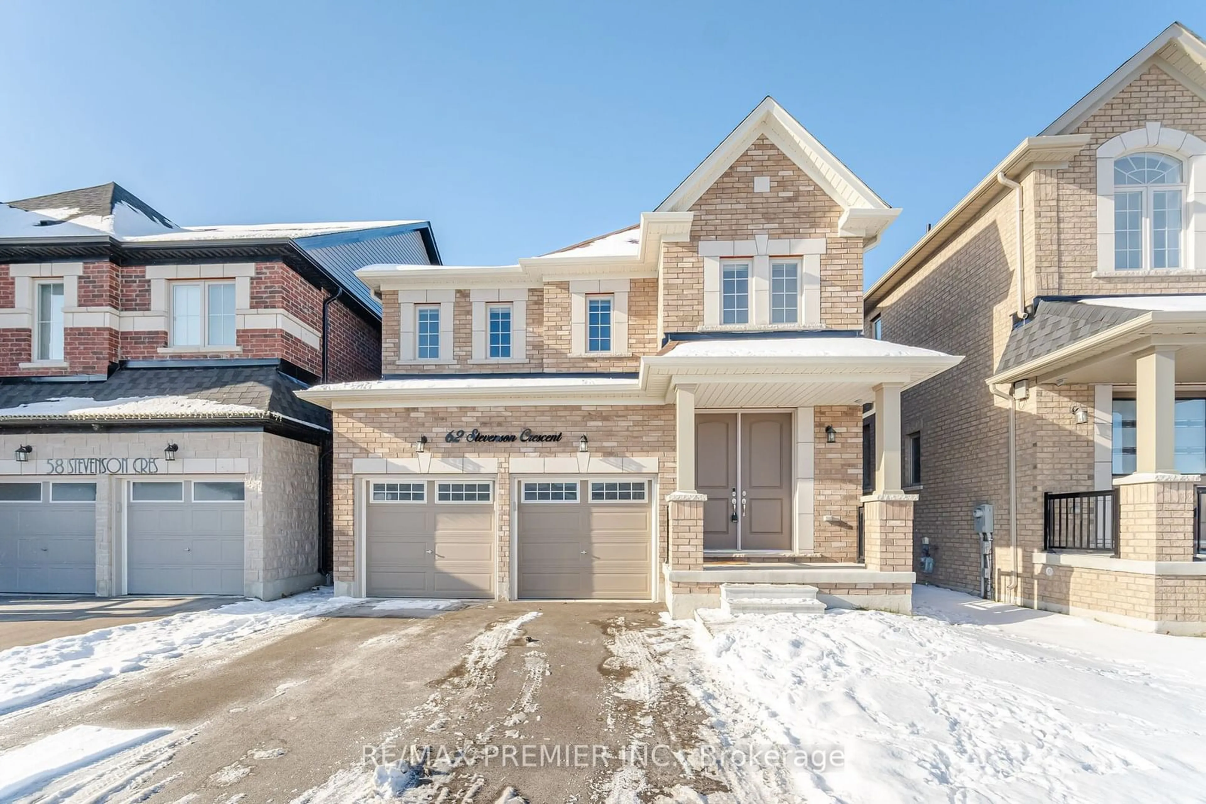 Home with brick exterior material, street for 62 Stevenson Cres, Bradford West Gwillimbury Ontario L3Z 4M1