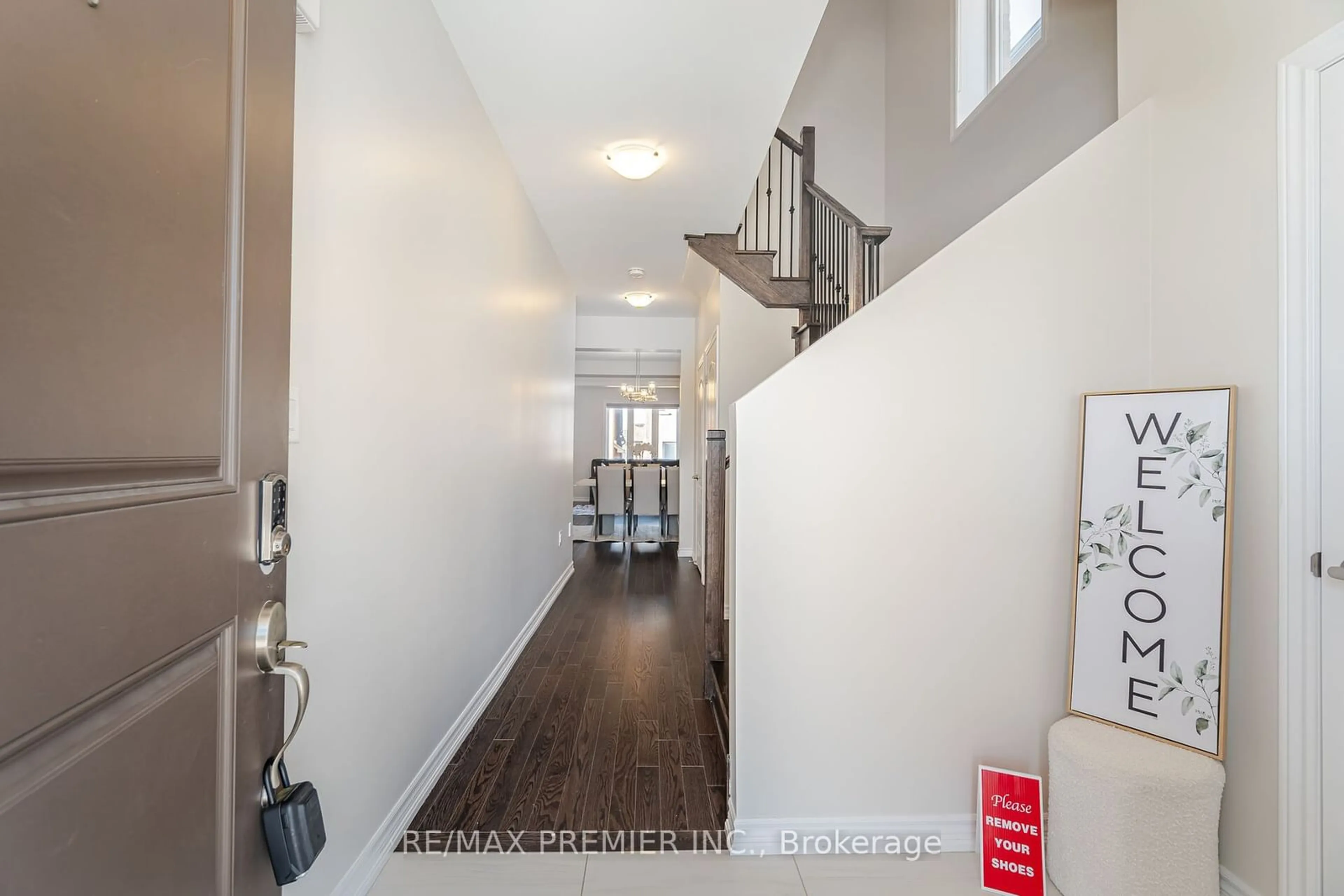 Indoor entryway for 62 Stevenson Cres, Bradford West Gwillimbury Ontario L3Z 4M1