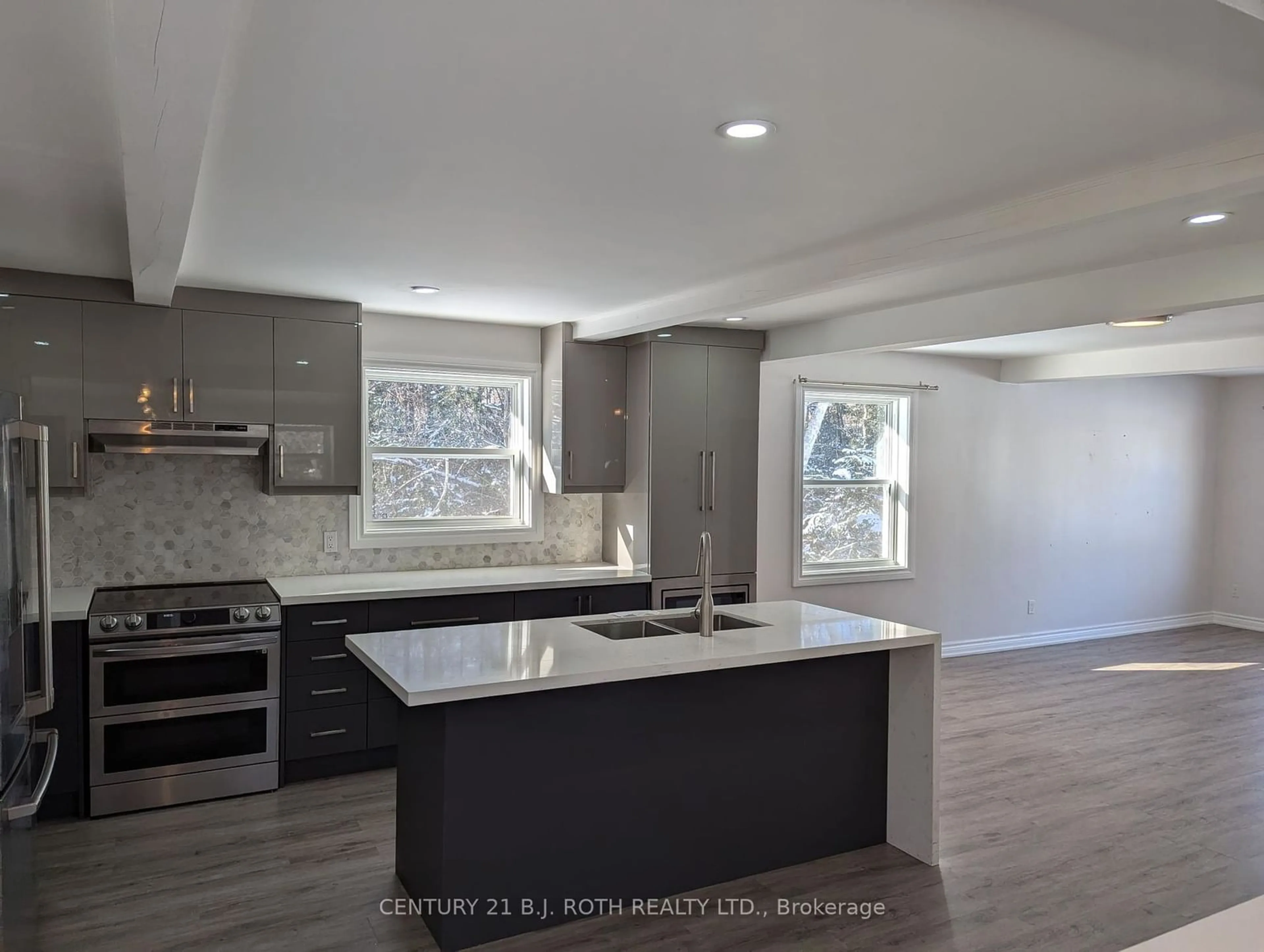 Open concept kitchen, unknown for 757 Trinity St, Innisfil Ontario L9S 2G8