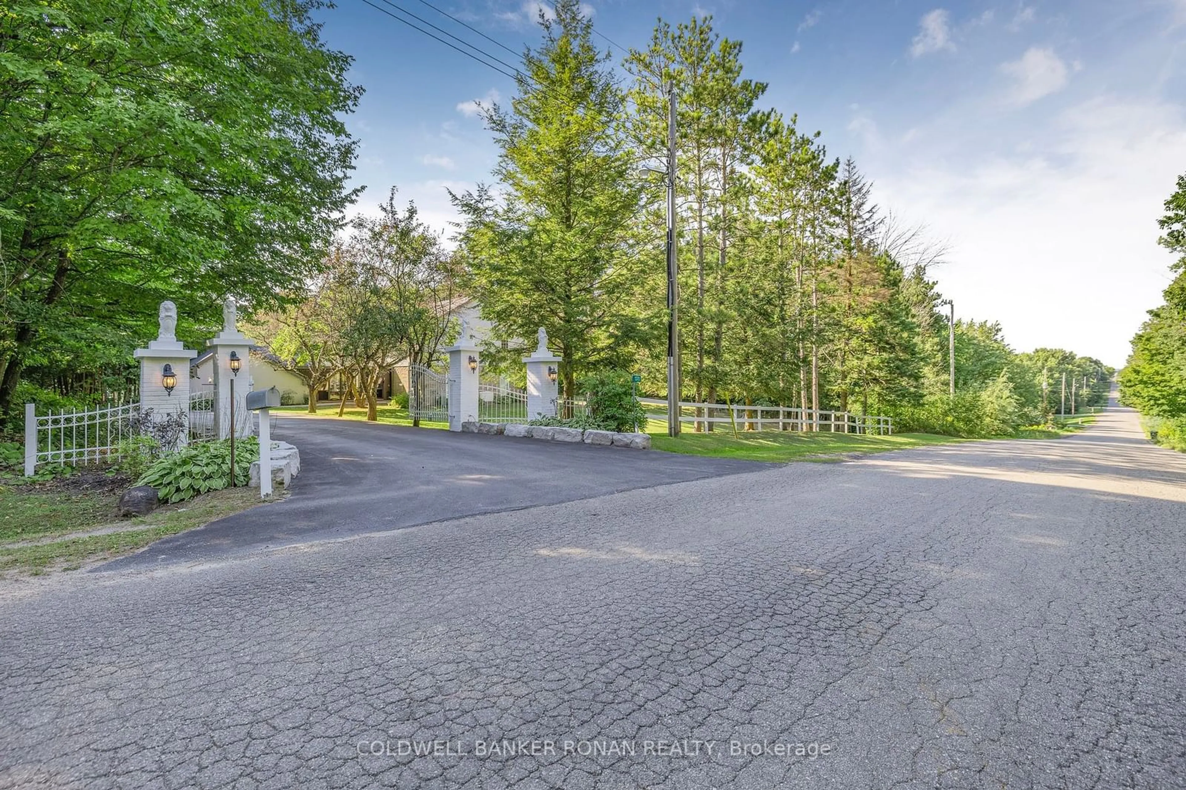 A pic from outside/outdoor area/front of a property/back of a property/a pic from drone, street for 1370 Concession Rd 8, Adjala-Tosorontio Ontario L0G 1W0