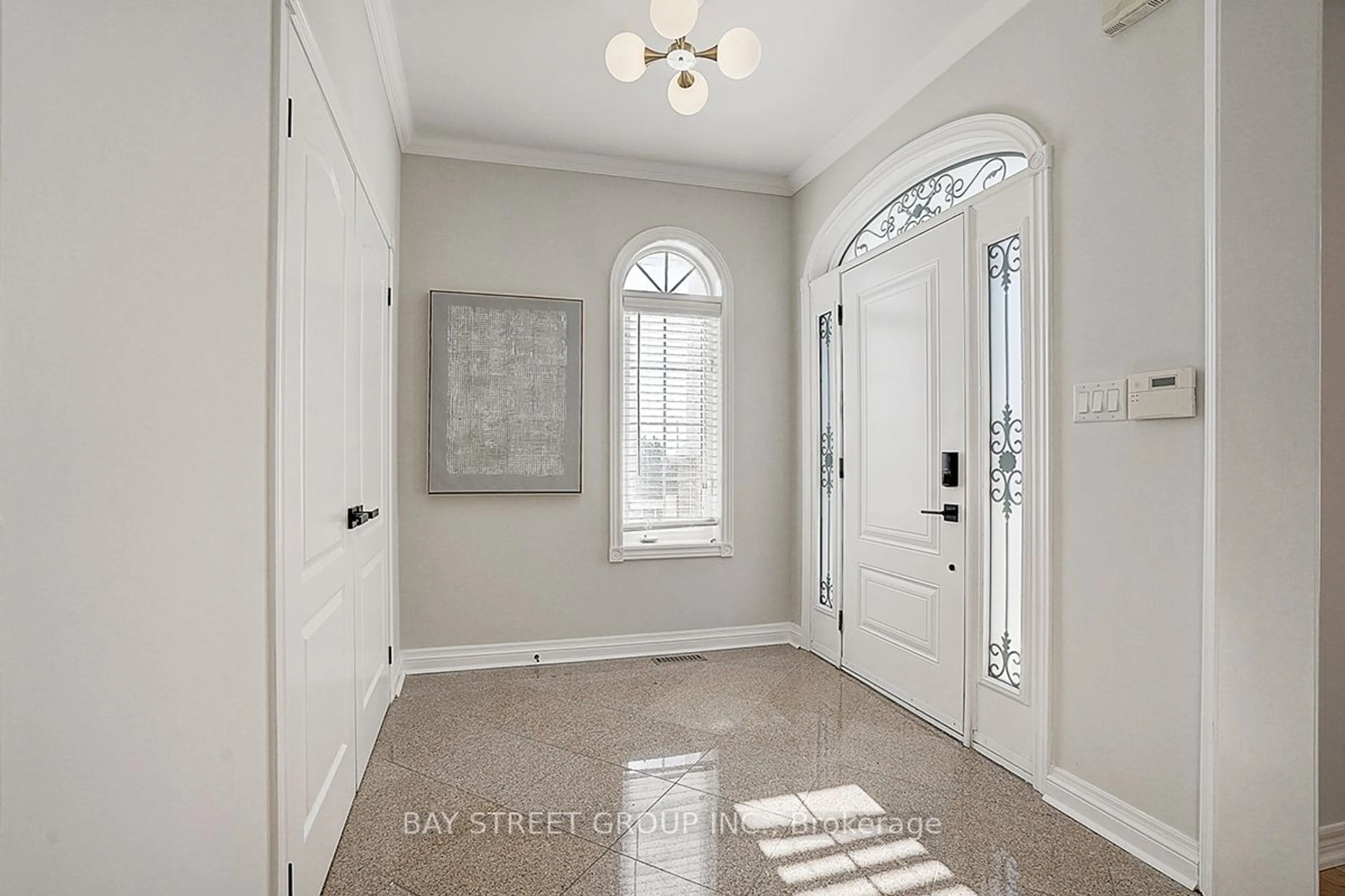 Indoor entryway for 182 Jefferson Forest Dr, Richmond Hill Ontario L4E 4J4