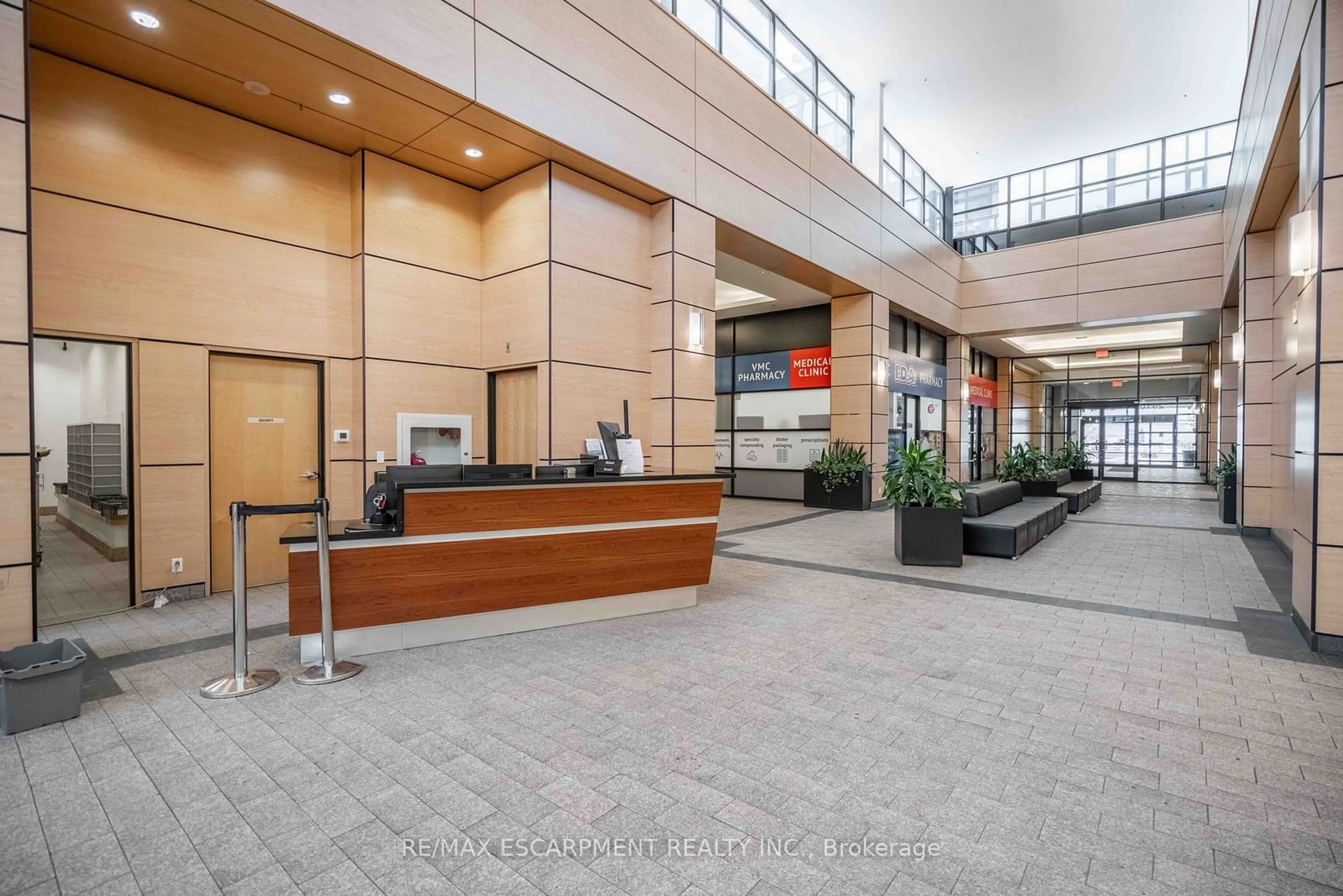 Lobby for 2900 HIGHWAY 7 #2206, Vaughan Ontario L4K 0G3