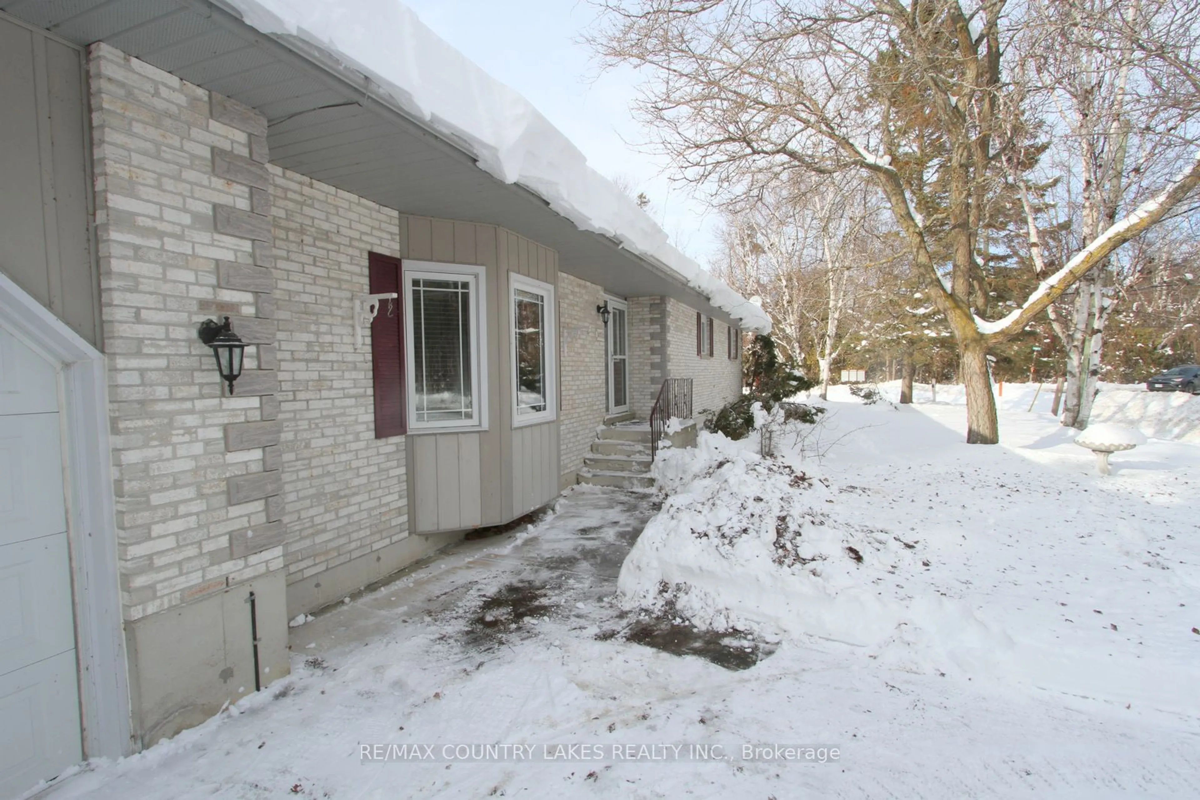 Patio, street for 87 Main St, Brock Ontario L0K 1A0