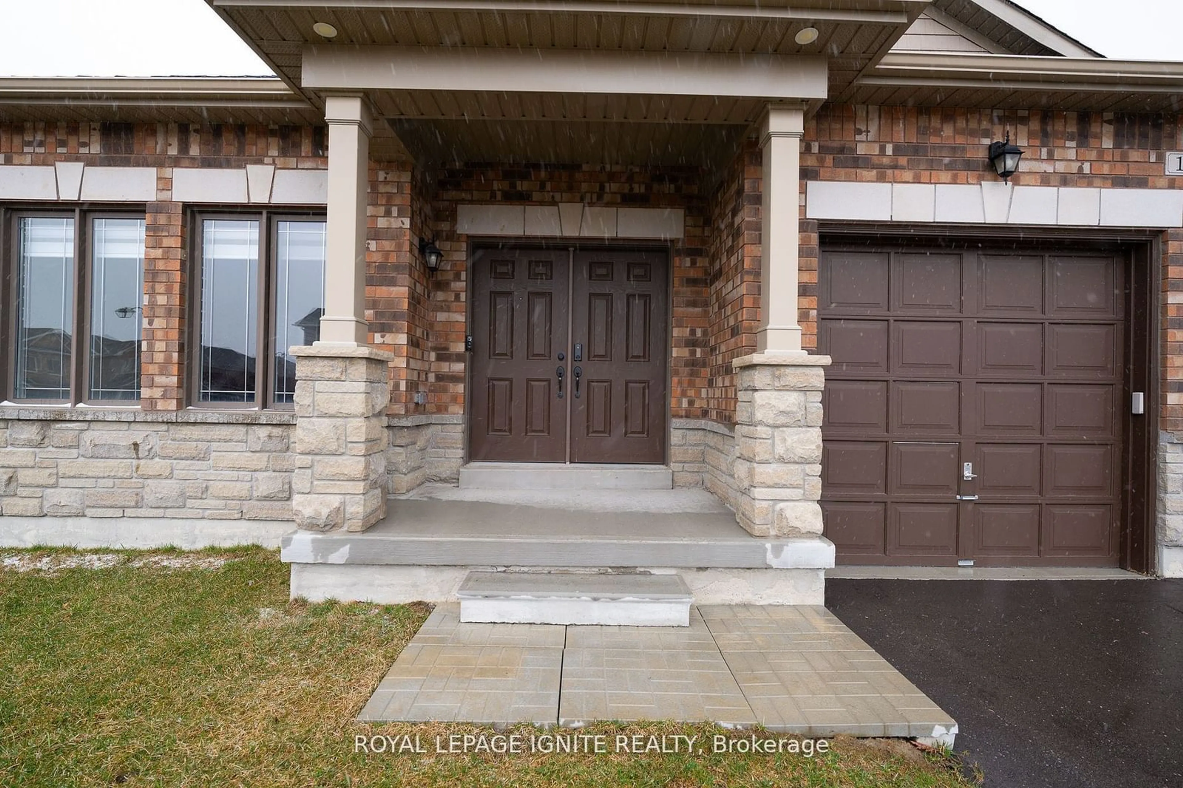 Indoor entryway for 15 Butcher St, Brock Ontario L0K 1A0