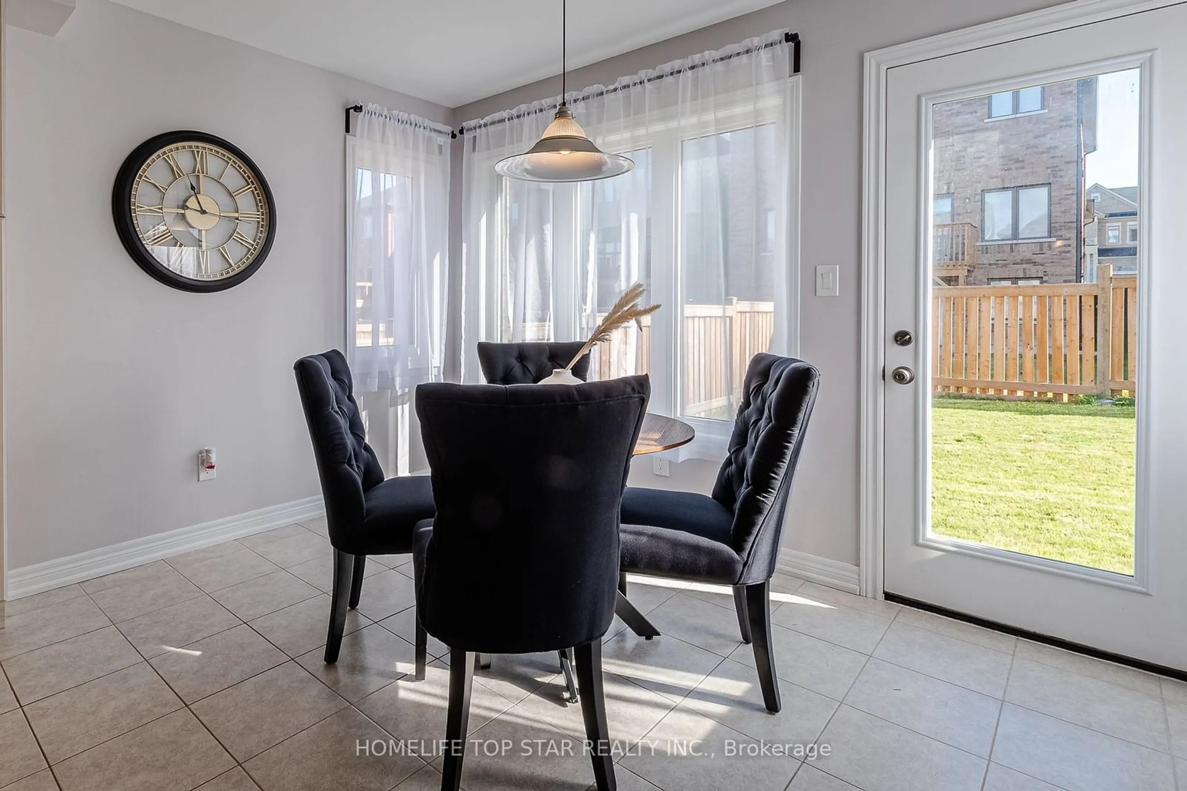 Dining room, ceramic/tile floor for 25 Owens Rd, New Tecumseth Ontario L9R 0T3