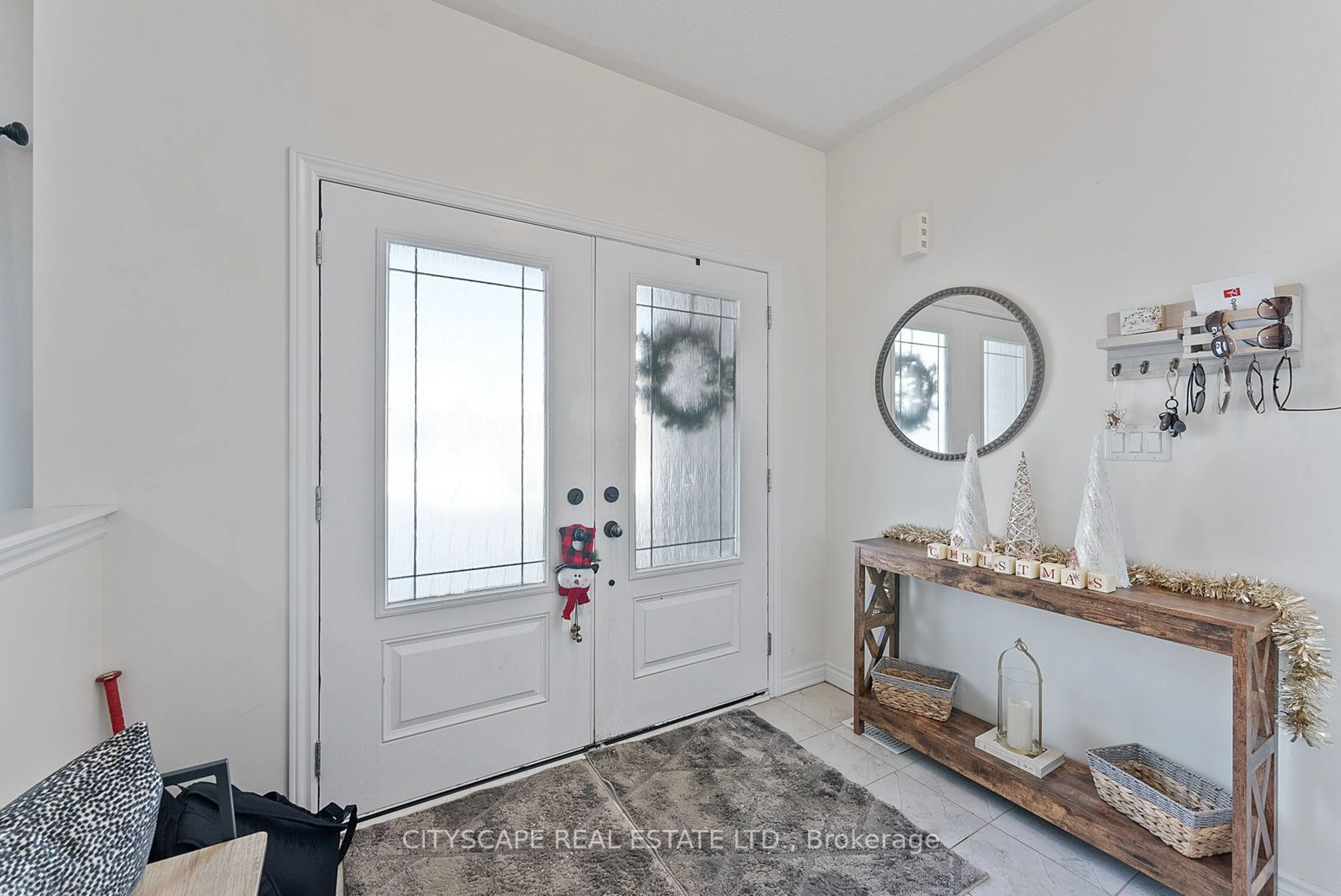 Indoor entryway for 15 Pollock Ave, Brock Ontario L0K 1A0