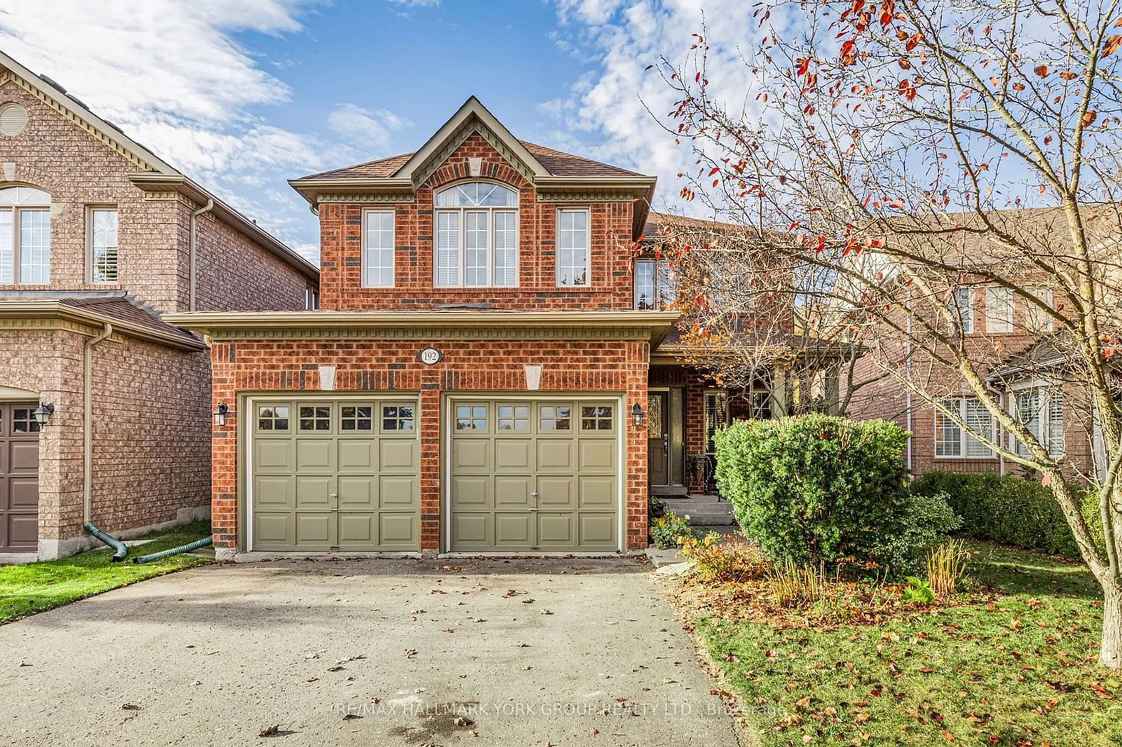 Home with brick exterior material, street for 192 Sawmill Valley Dr, Newmarket Ontario L3X 2V7