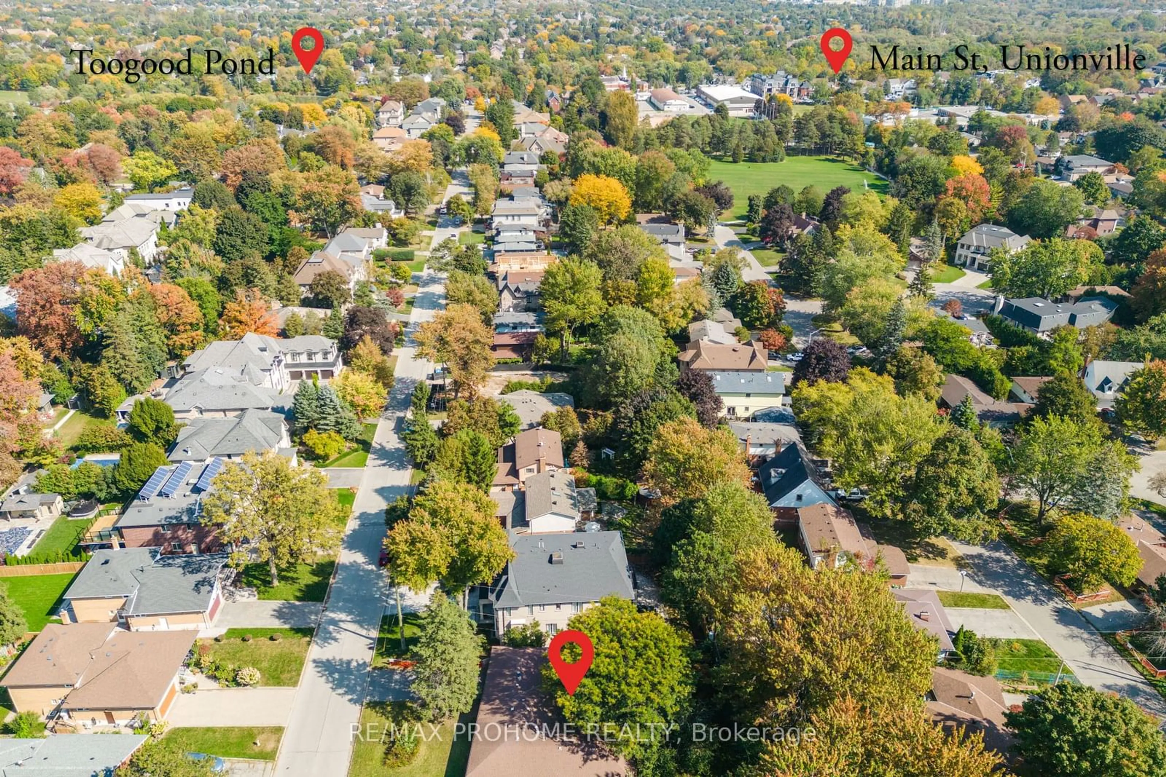 A pic from outside/outdoor area/front of a property/back of a property/a pic from drone, street for 9 Pomander Rd, Markham Ontario L3R 1X5