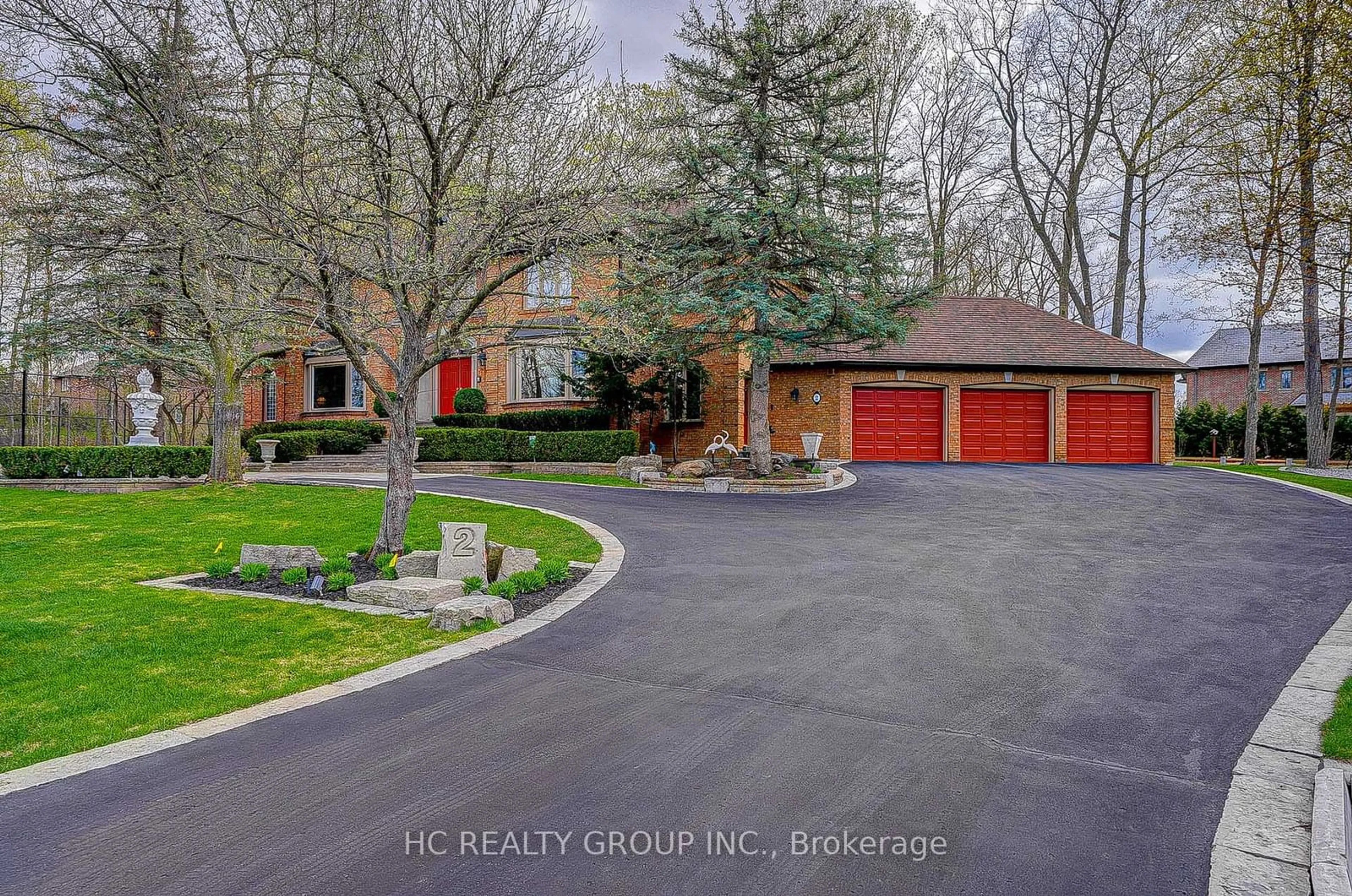 A pic from outside/outdoor area/front of a property/back of a property/a pic from drone, street for 2 Glenridge Dr, Markham Ontario L6C 1A1