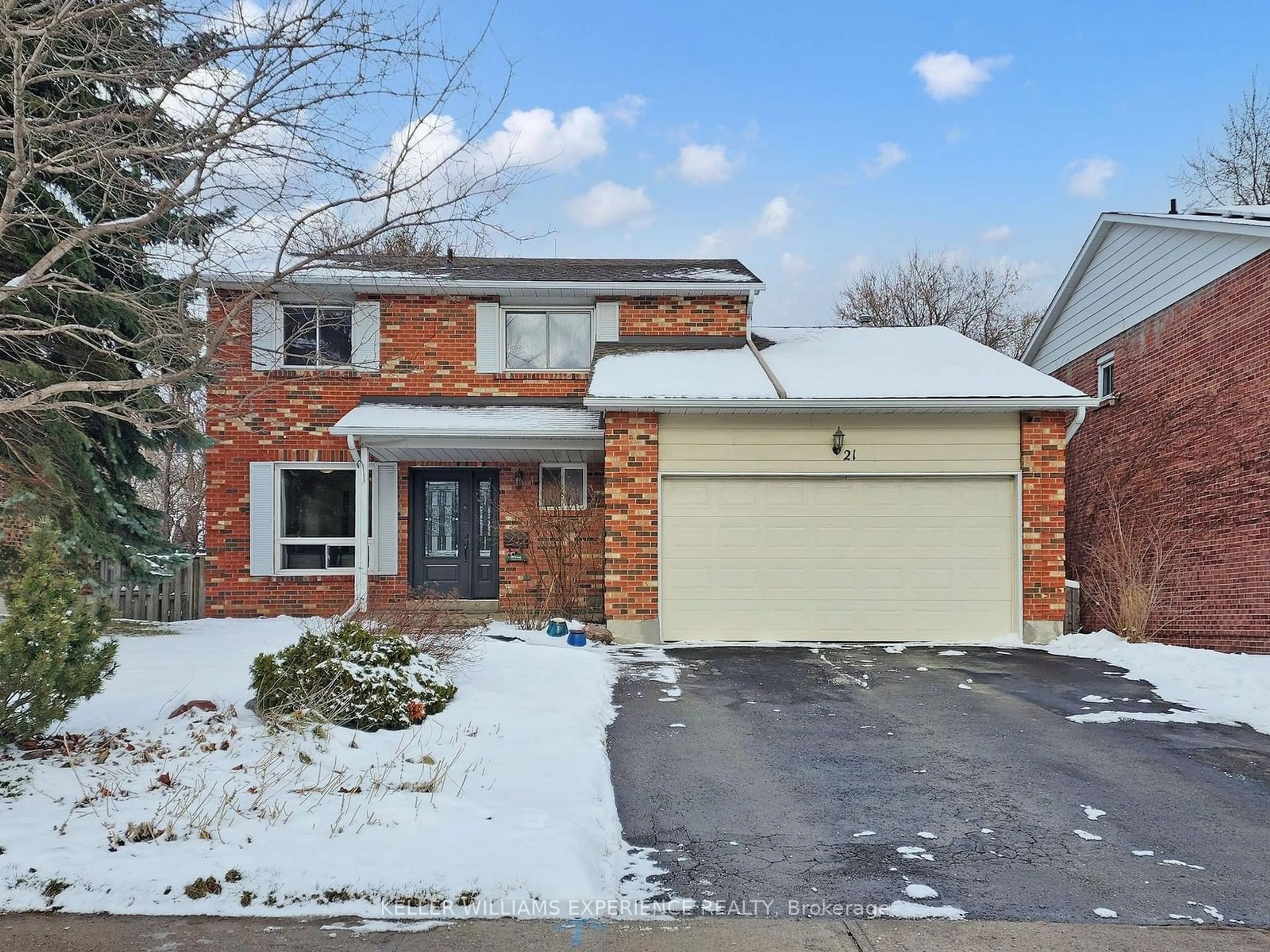 Home with brick exterior material, street for 21 London Rd, Newmarket Ontario L3Y 6A1