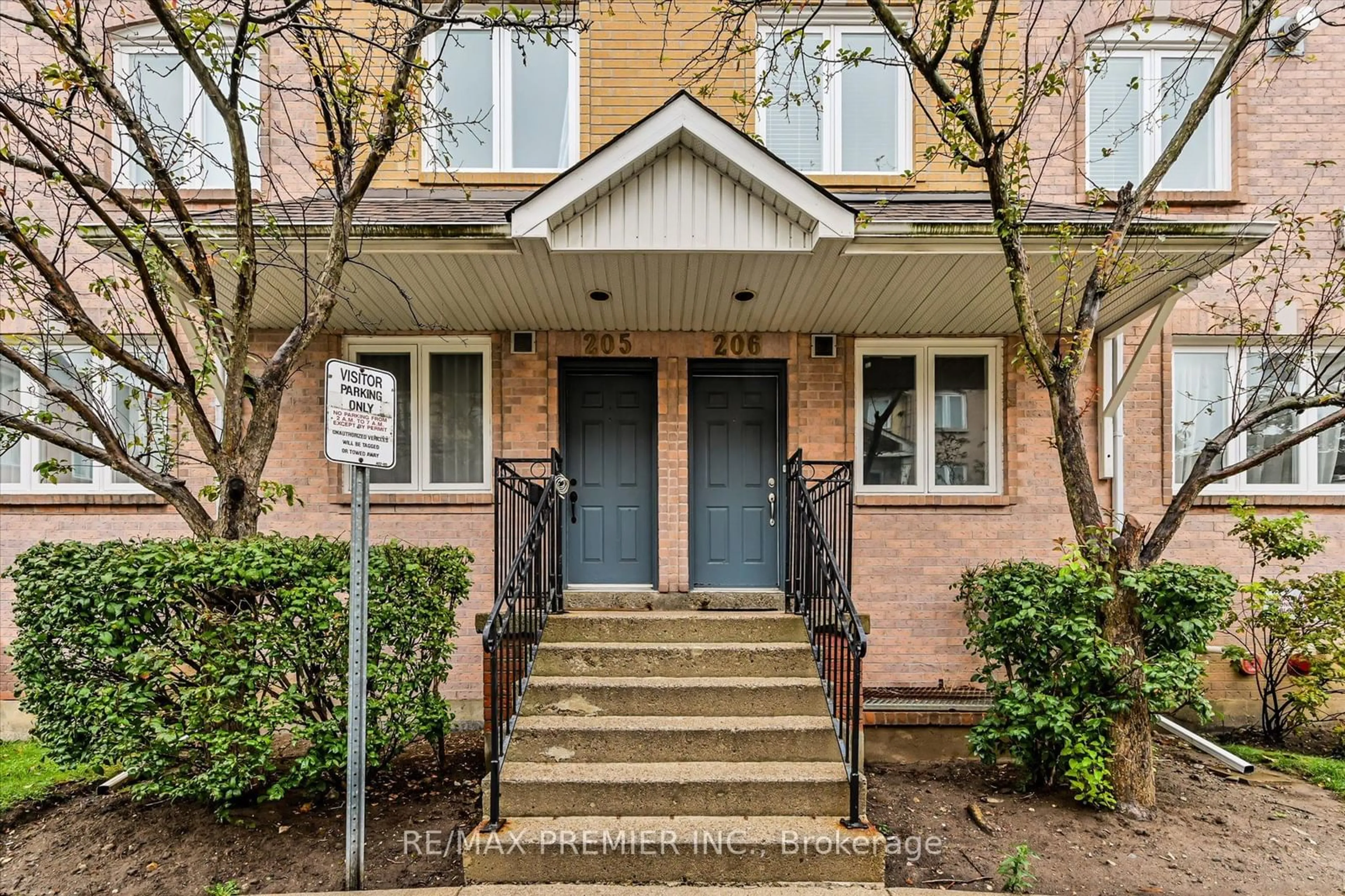 Home with brick exterior material, street for 75 Weldrick Rd #206, Richmond Hill Ontario L4C 0H9