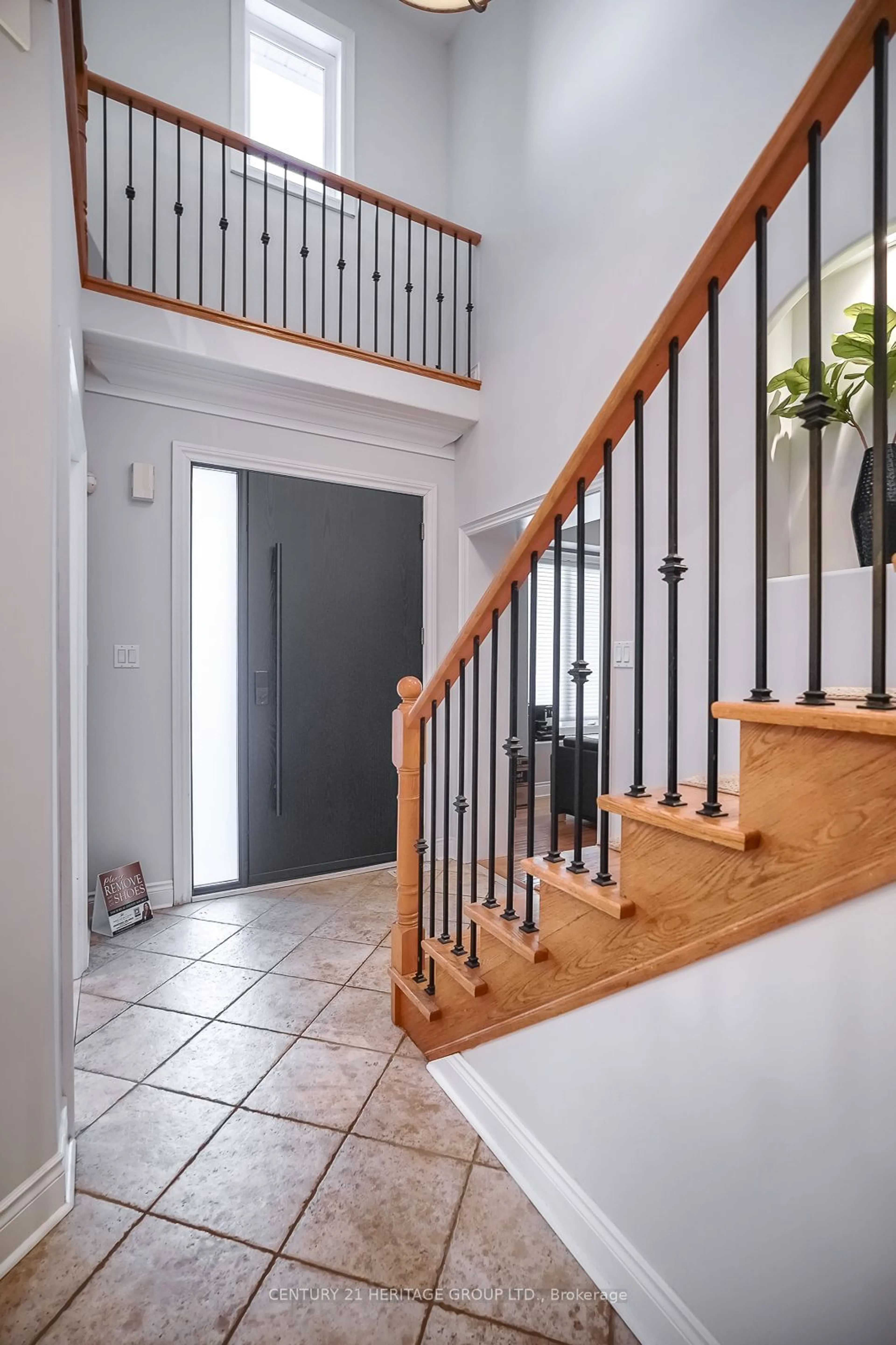 Indoor entryway for 74 Jessop Ave, King Ontario L0G 1T0