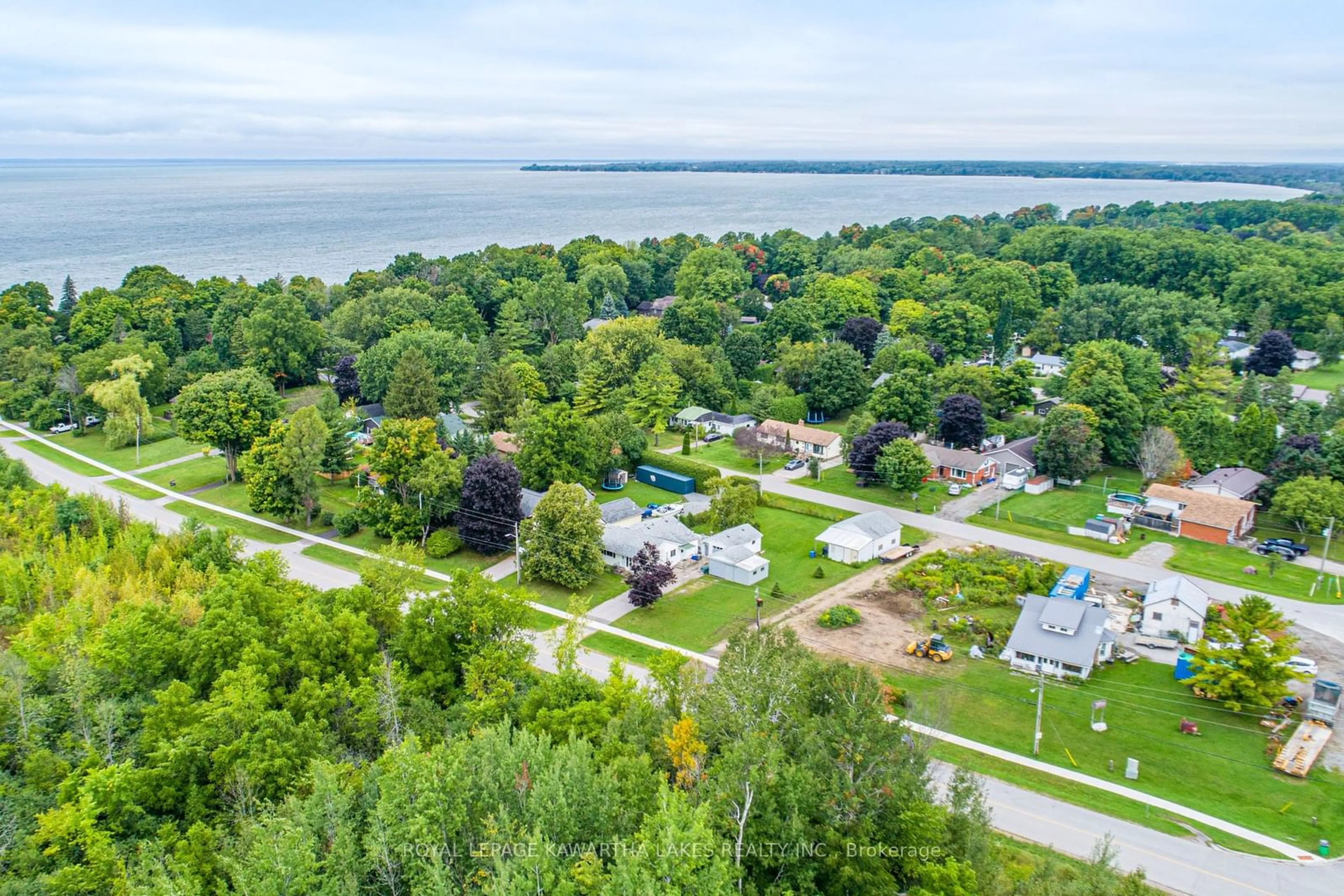 A pic from outside/outdoor area/front of a property/back of a property/a pic from drone, water/lake/river/ocean view for 122 Victoria Ave, Brock Ontario L0K 1A0