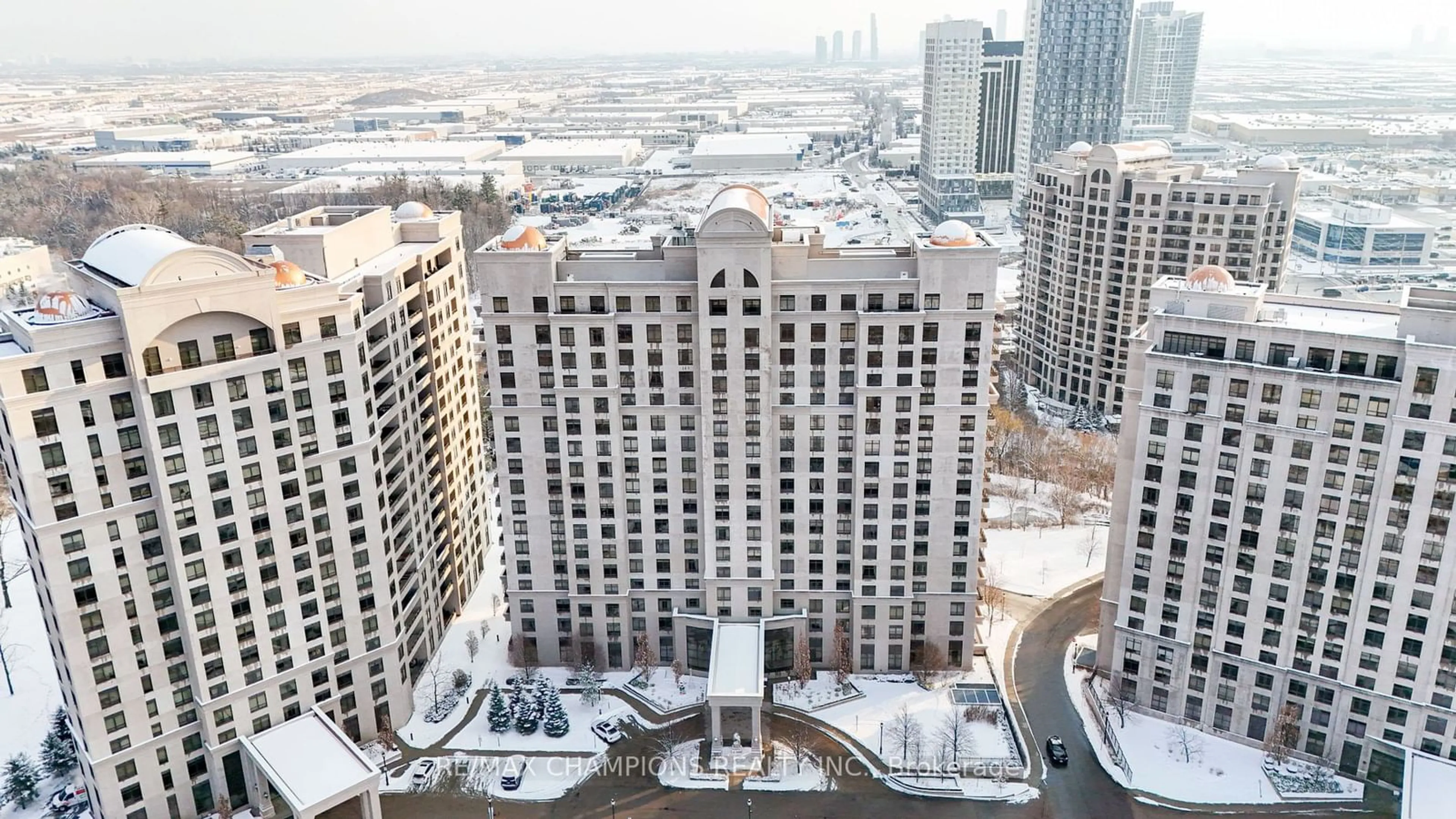 A pic from outside/outdoor area/front of a property/back of a property/a pic from drone, city buildings view from balcony for 9245 JANE St #PH 07, Vaughan Ontario L6A 0J9