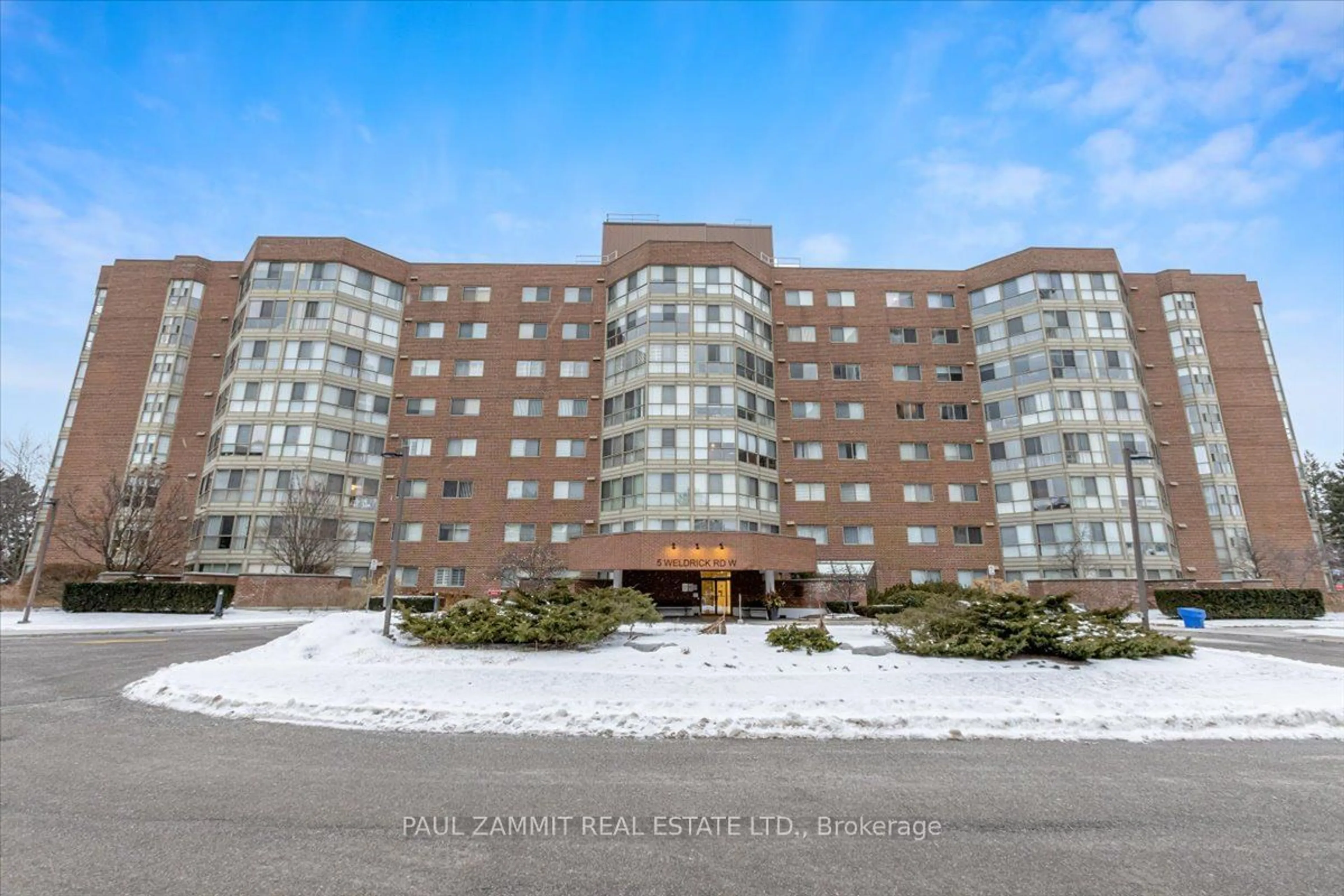 Indoor foyer for 5 Weldrick Rd #709, Richmond Hill Ontario L4C 8S9