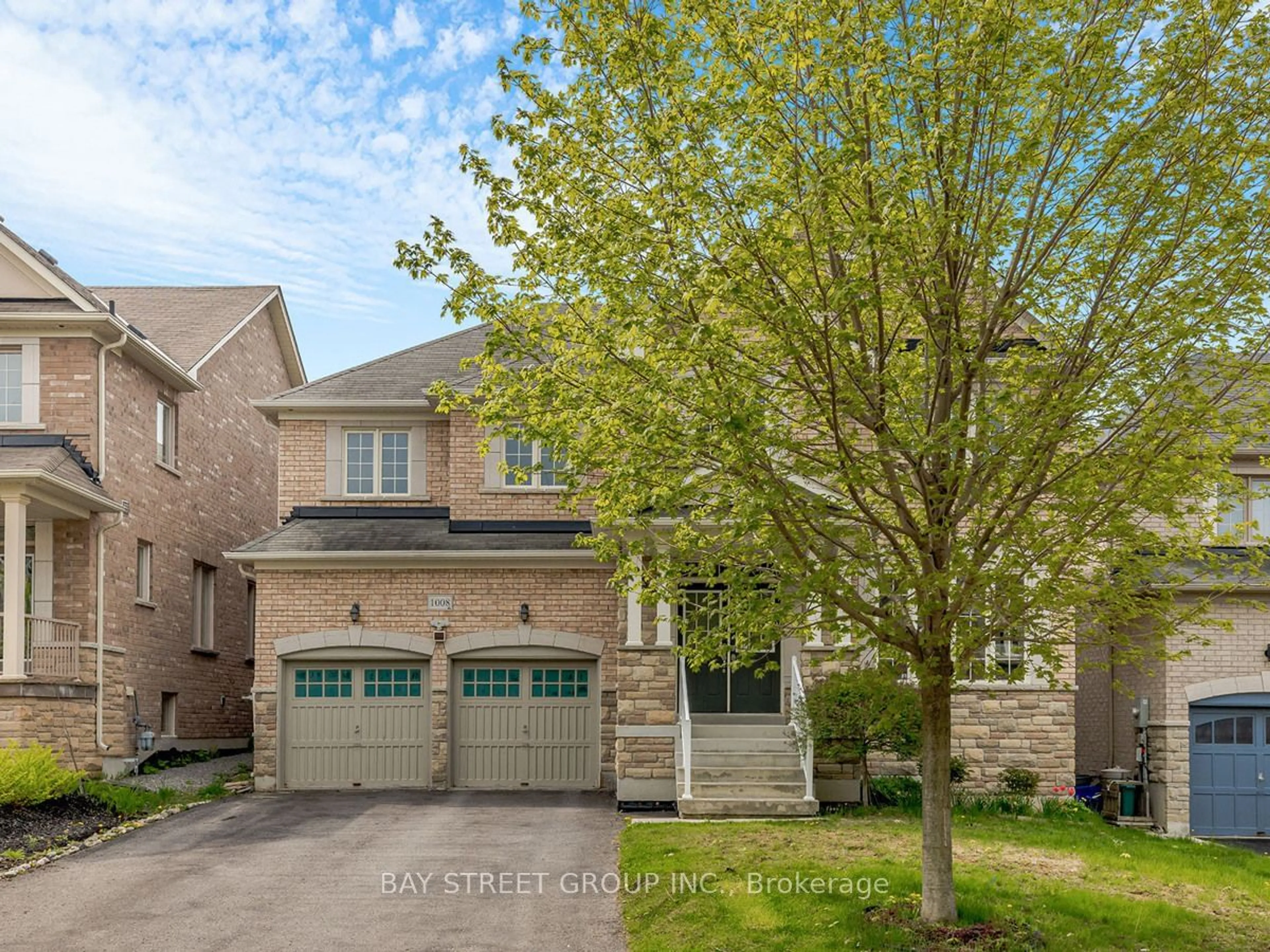 Home with brick exterior material, street for 1008 Sherman Brock Circ, Newmarket Ontario L3X 0B8