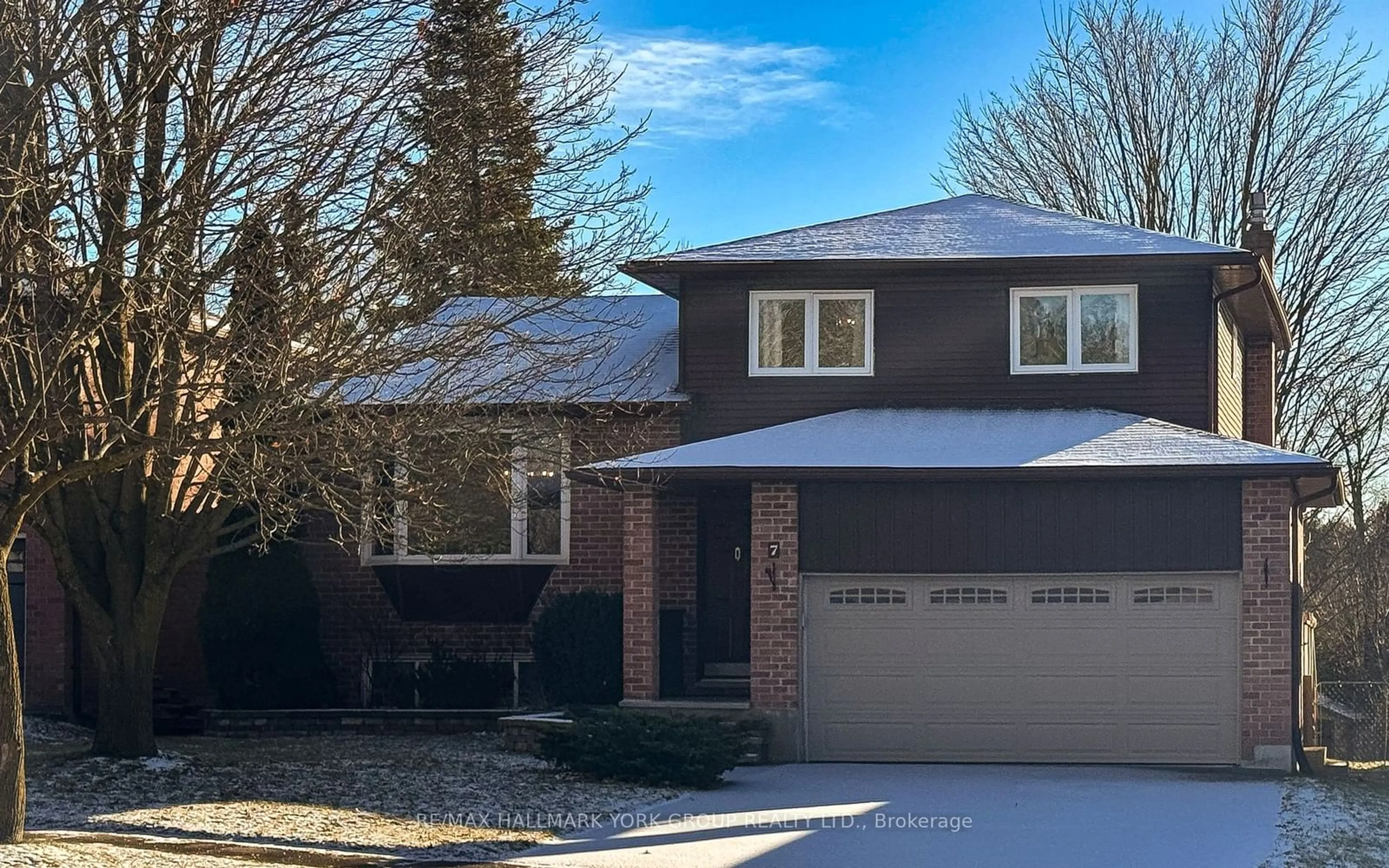 Home with brick exterior material, street for 7 Beckett Ave, East Gwillimbury Ontario L9N 1E6