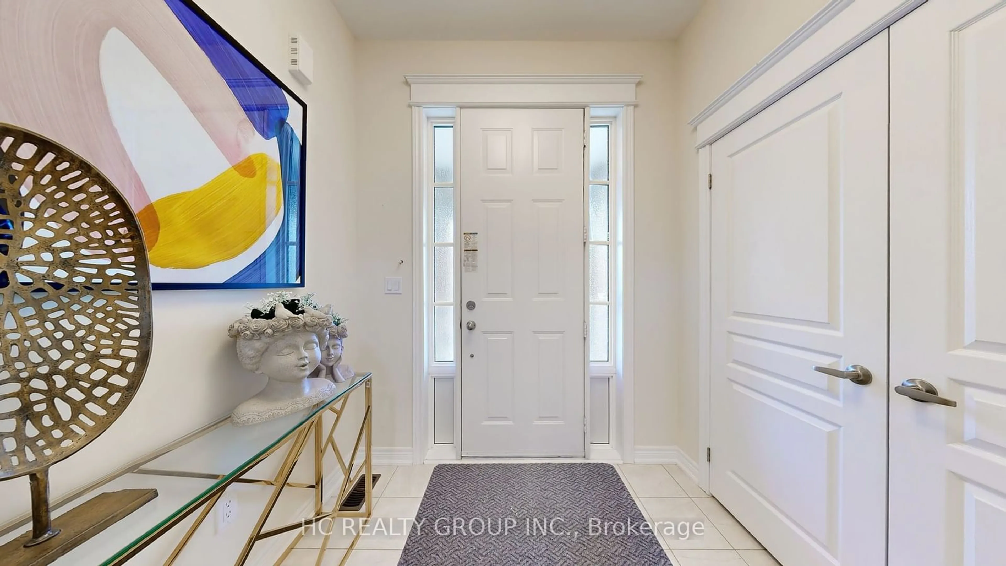 Indoor entryway for 201 Paradelle Dr, Richmond Hill Ontario L4E 1B8